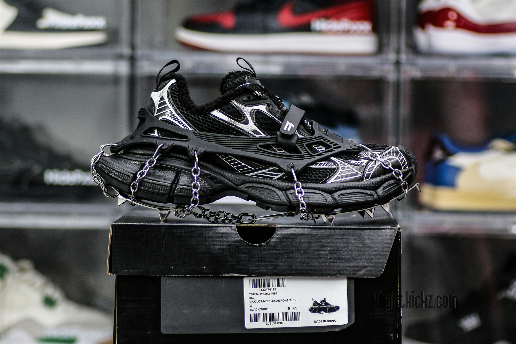B@lenciag* 3XL Ski Sneaker in Black and white (Removable footwear chains)