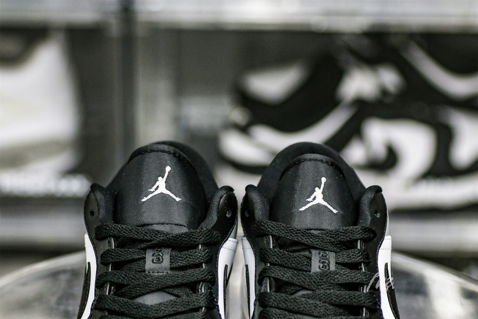 Air Jordan 1 Low Shadow Toe