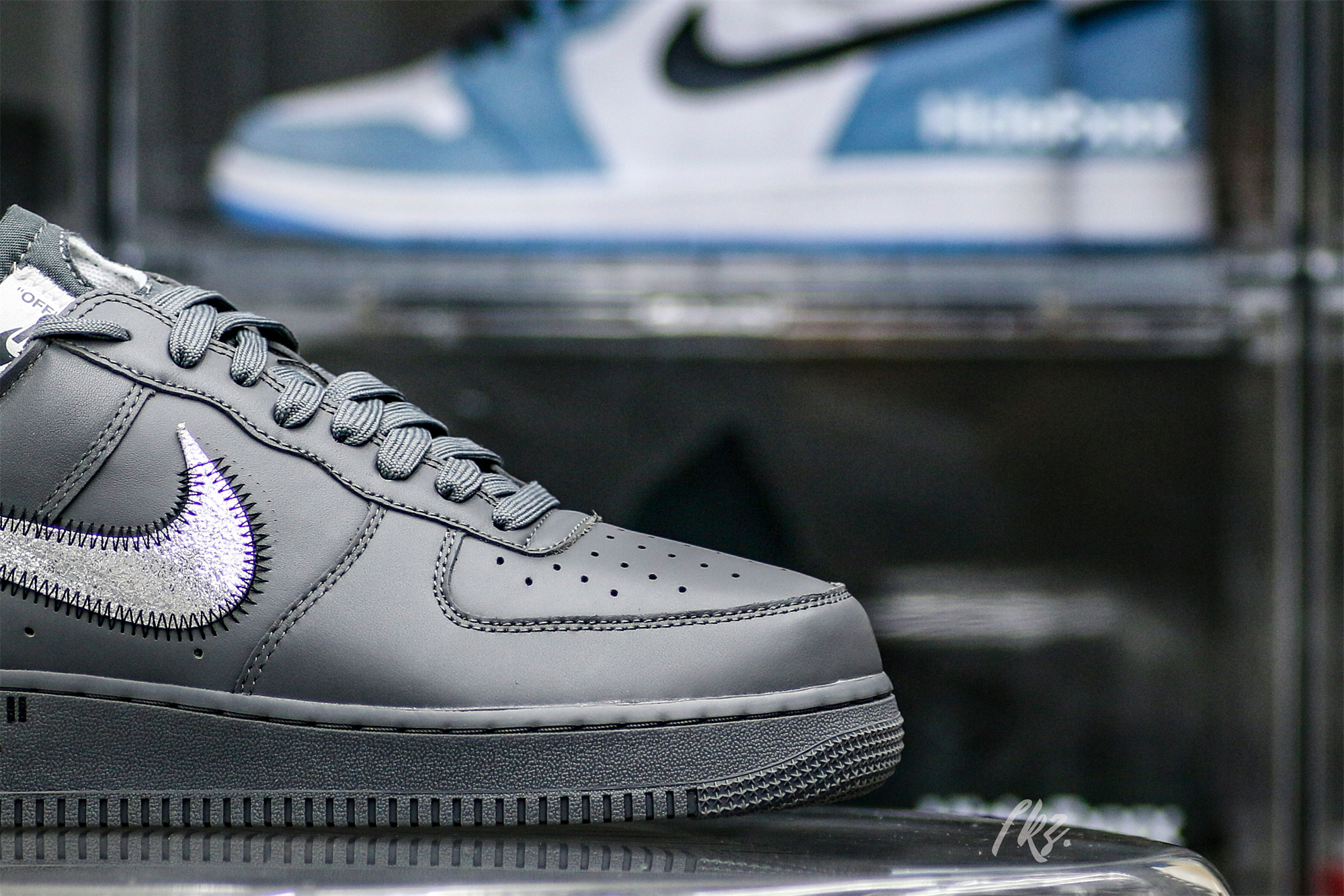 Off-White x Nike Air Force 1 Low Ghost Grey