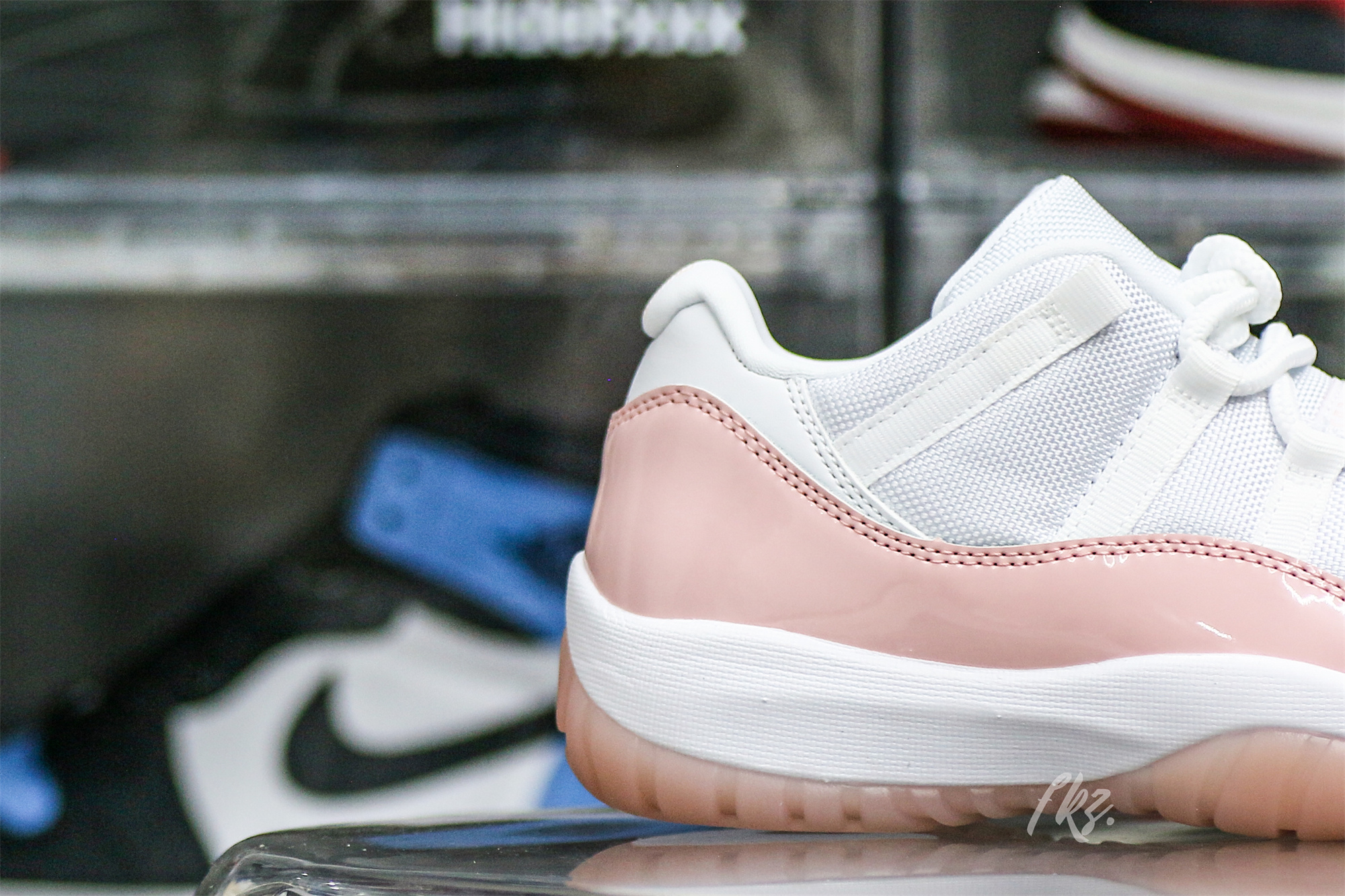 Air Jordan 11 Low WMNS “Legend Pink”