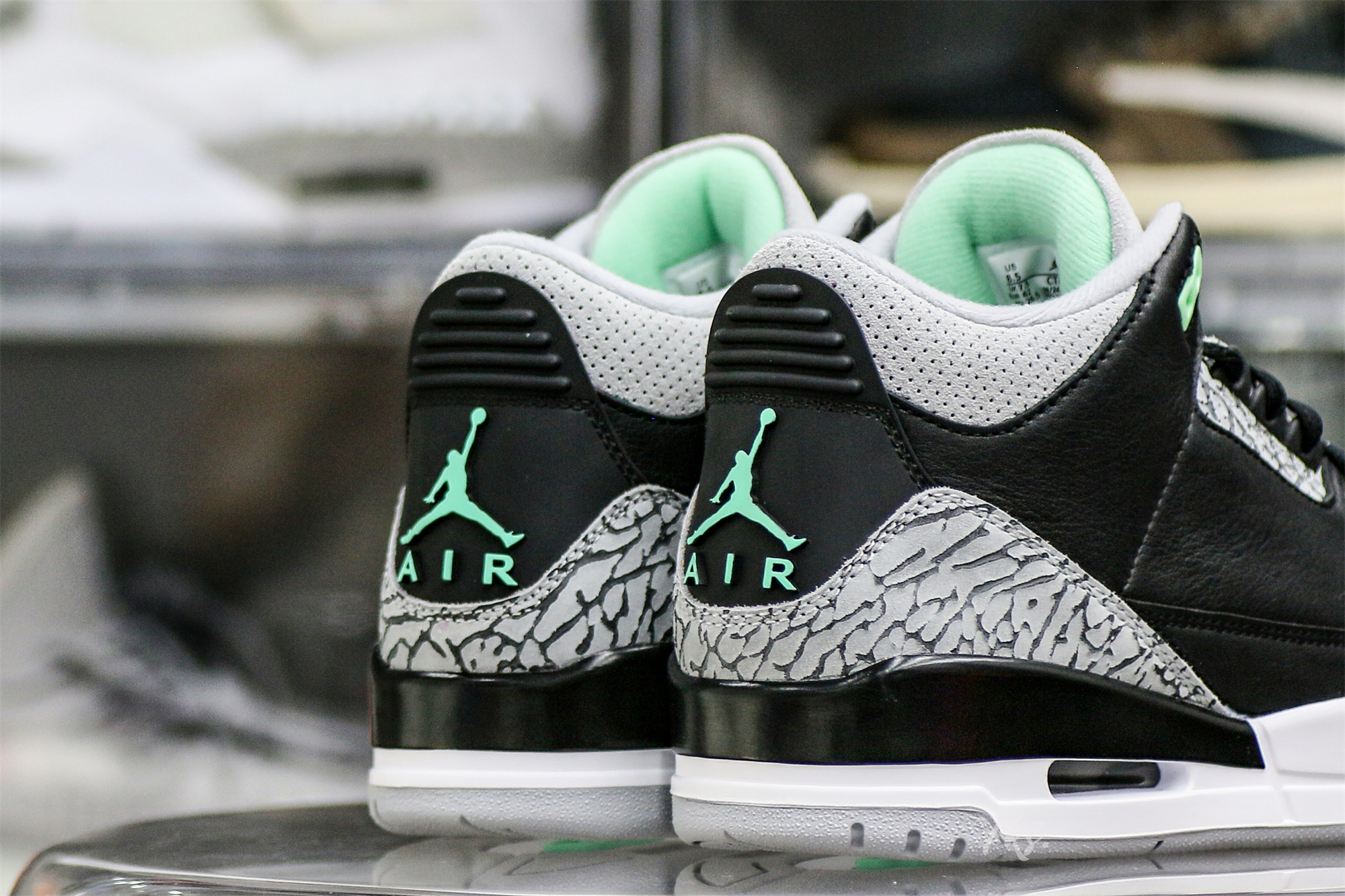 Air Jordan 3 Retro Green Glow 2024