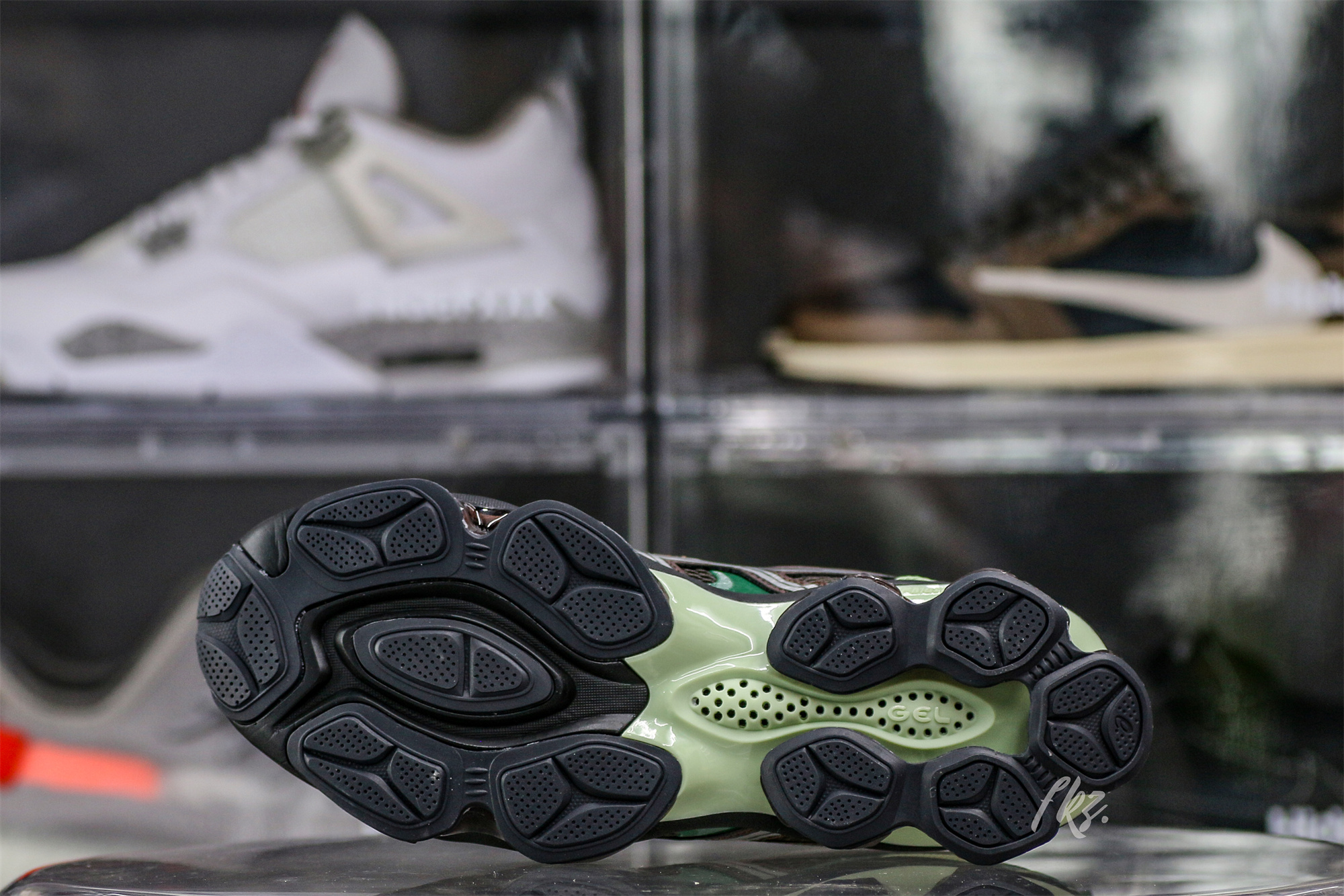 Gel Quantum Kinetic Dark Sepia Shamrock