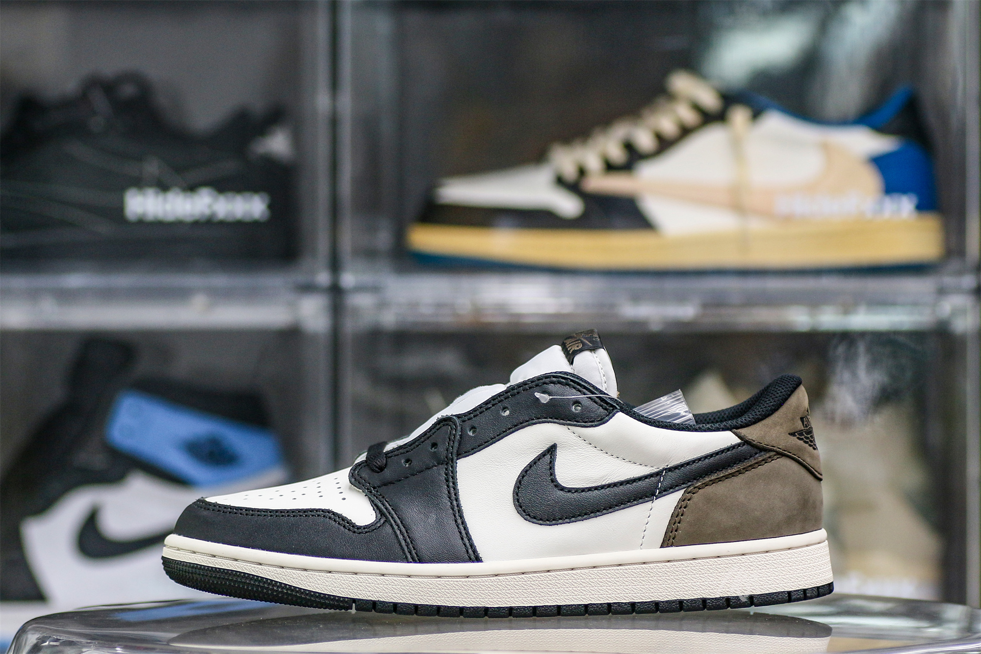 Air Jordan 1 Retro Low OG ‘Mocha’