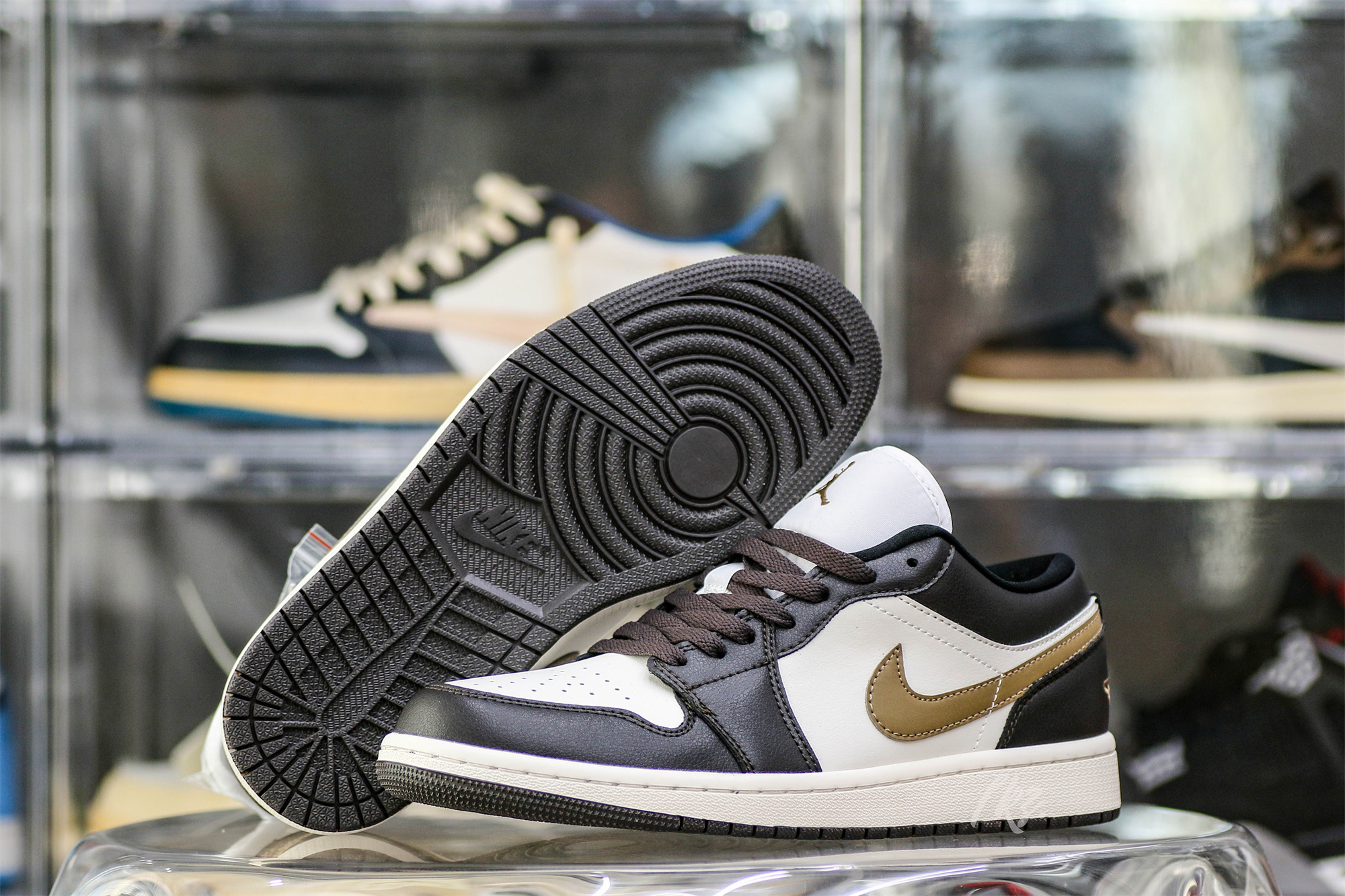 Wmns Jordan 1 Low Shadow Brown