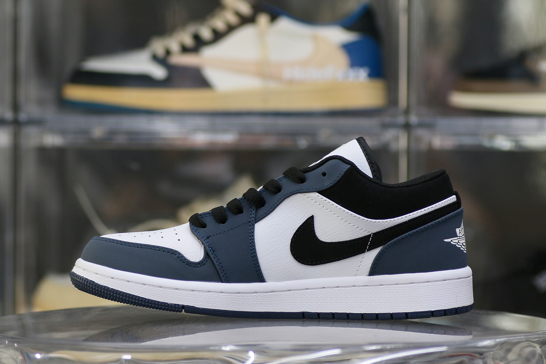 Jordan 1 Low Retro Navy