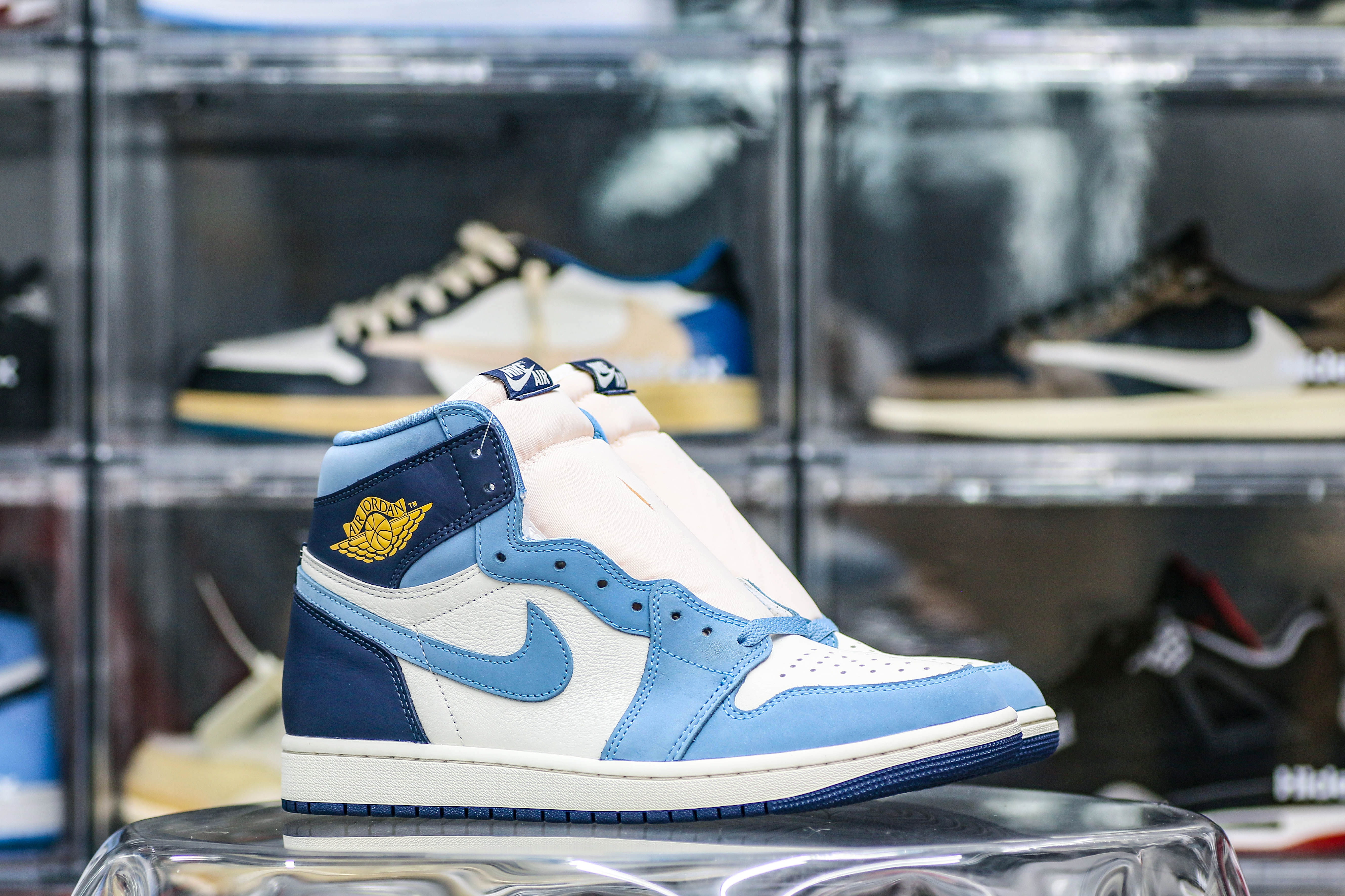 Air Jordan 1 High OG First in Flight WNMS