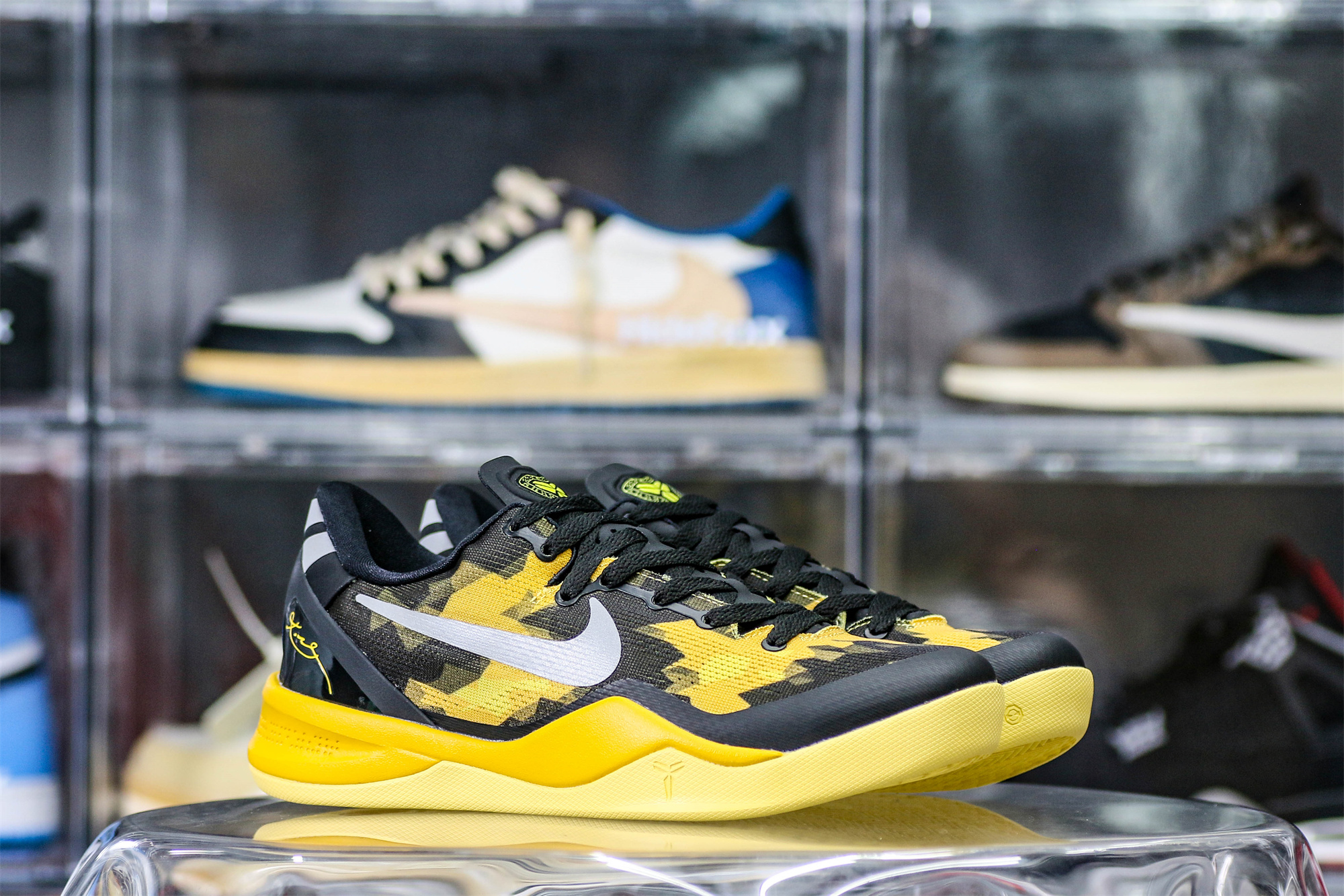 Kobe 8 ‘Sulfur Electric’ 2012(A1 Batch)