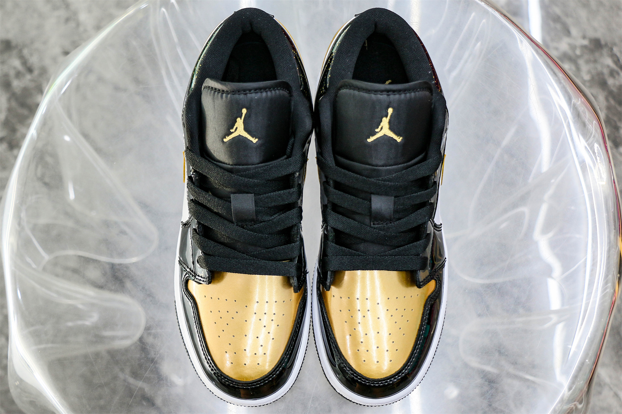 Air Jordan 1 Low SE Gold Toe