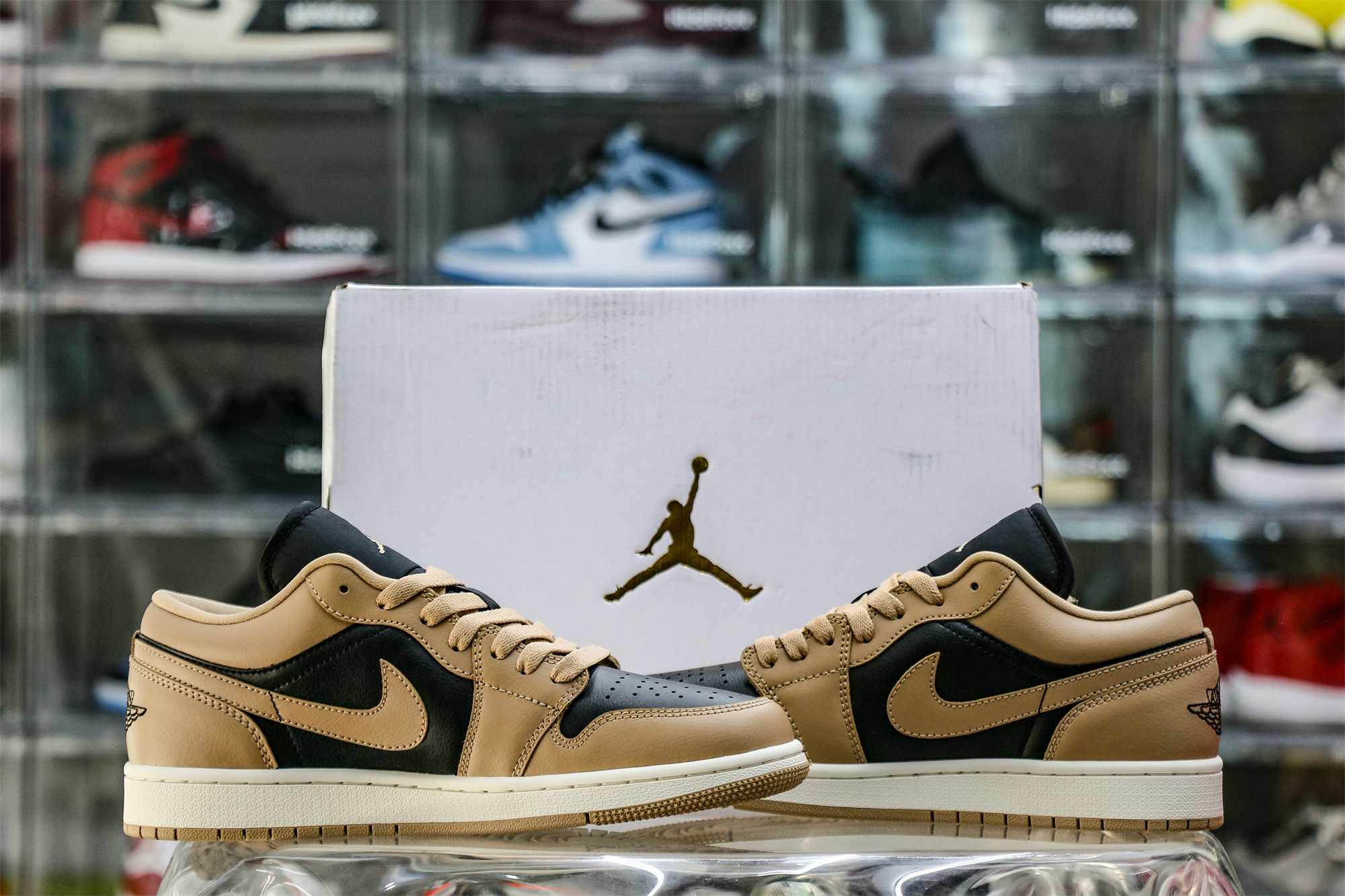 Wmns Jordan 1 Low Desert