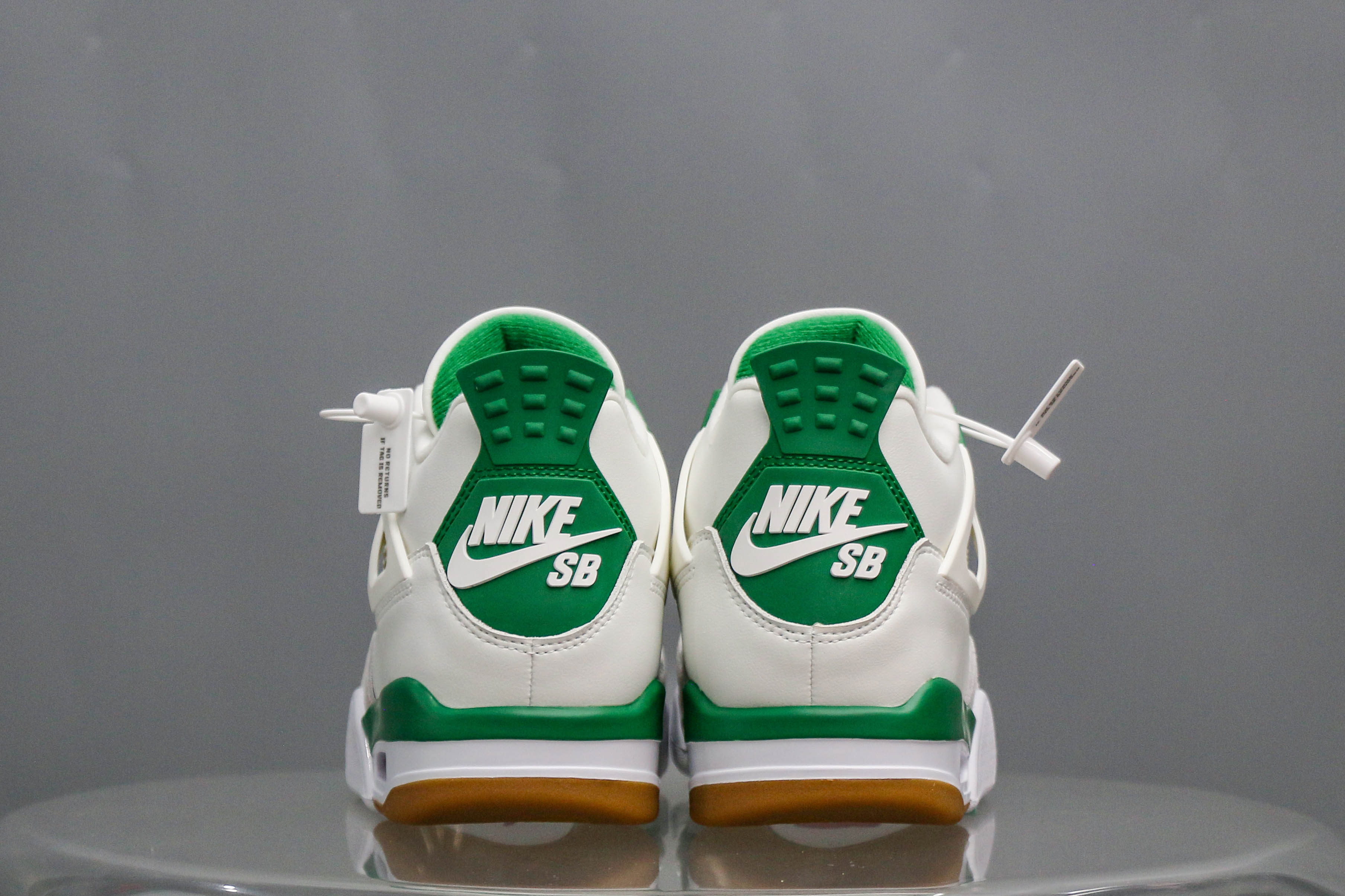 Air Jordan 4 Retro Pine Green 2023 (A2 Batch)