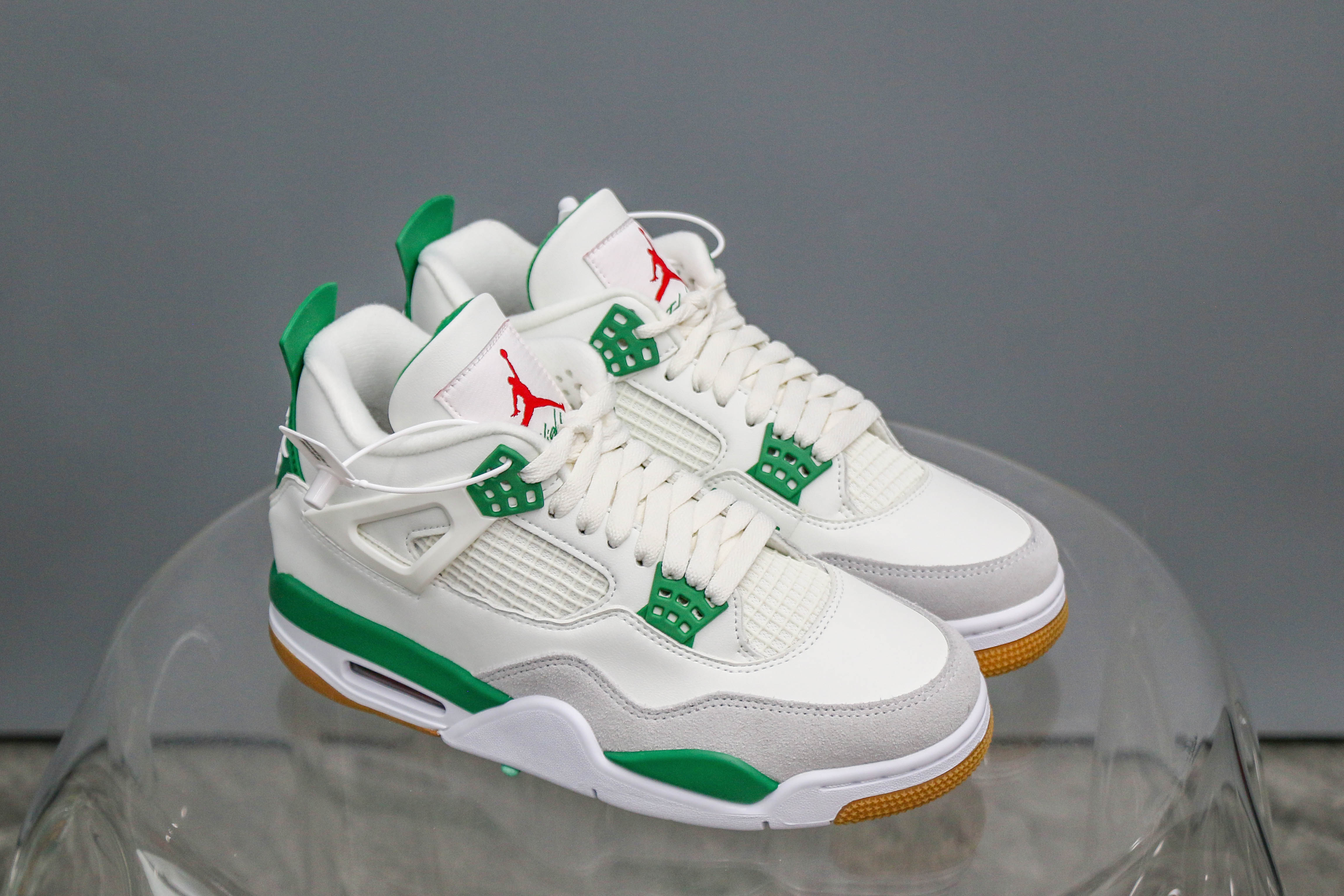 Air Jordan 4 Retro Pine Green 2023 (A2 Batch)