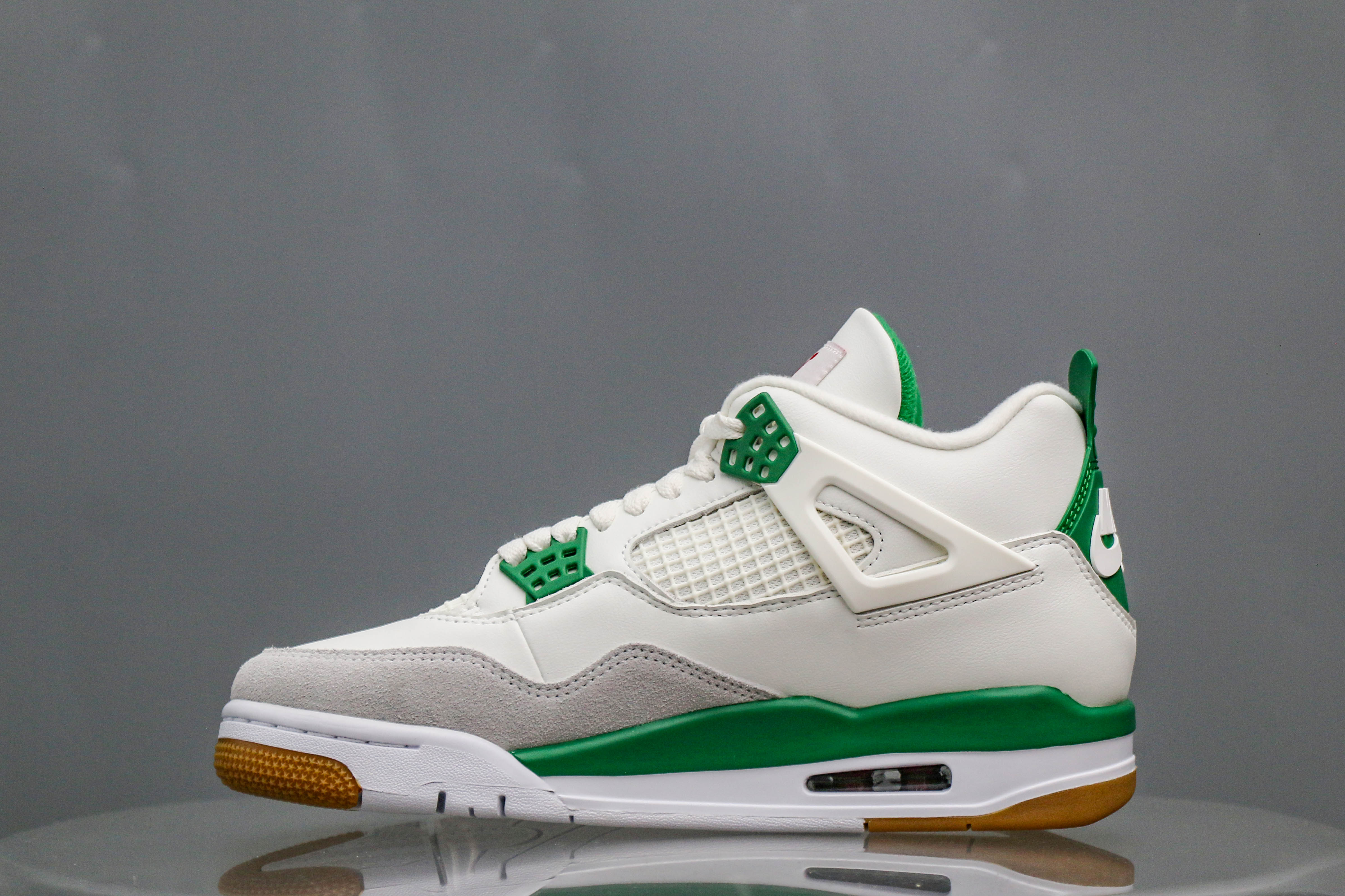 Air Jordan 4 Retro Pine Green 2023 (A2 Batch)