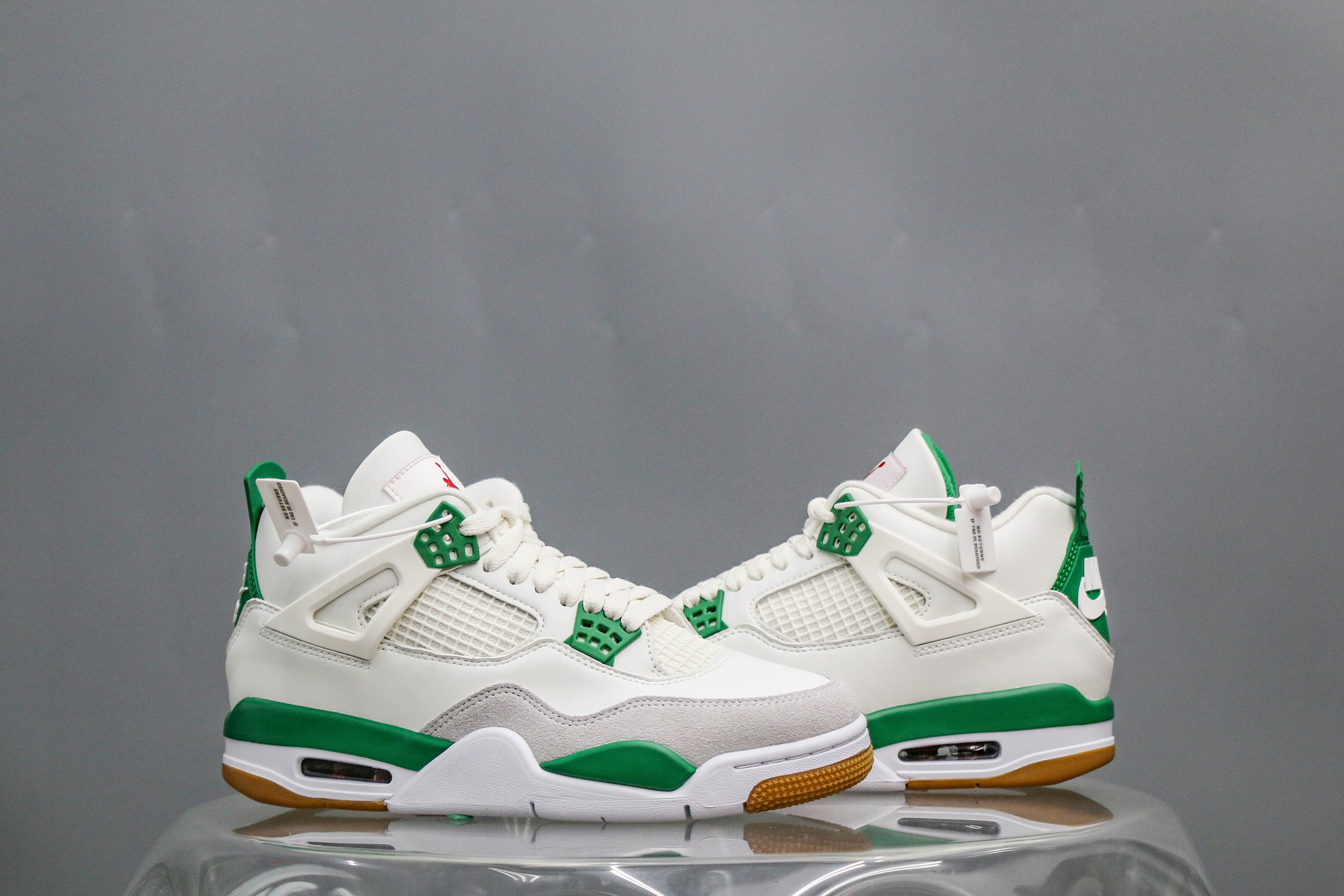 Air Jordan 4 Retro Pine Green 2023 (A2 Batch)