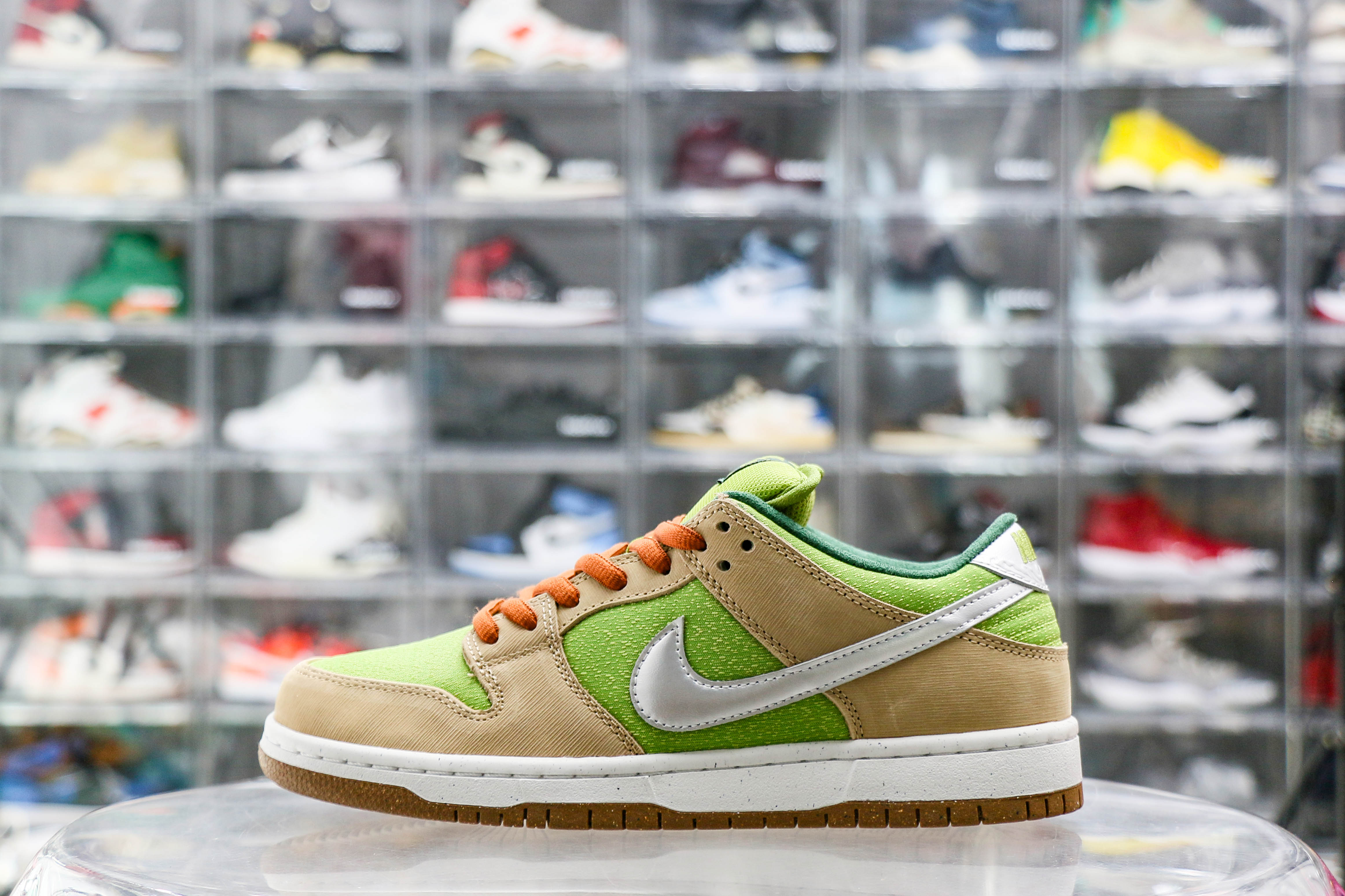 Nike SB Dunk Low Escargot