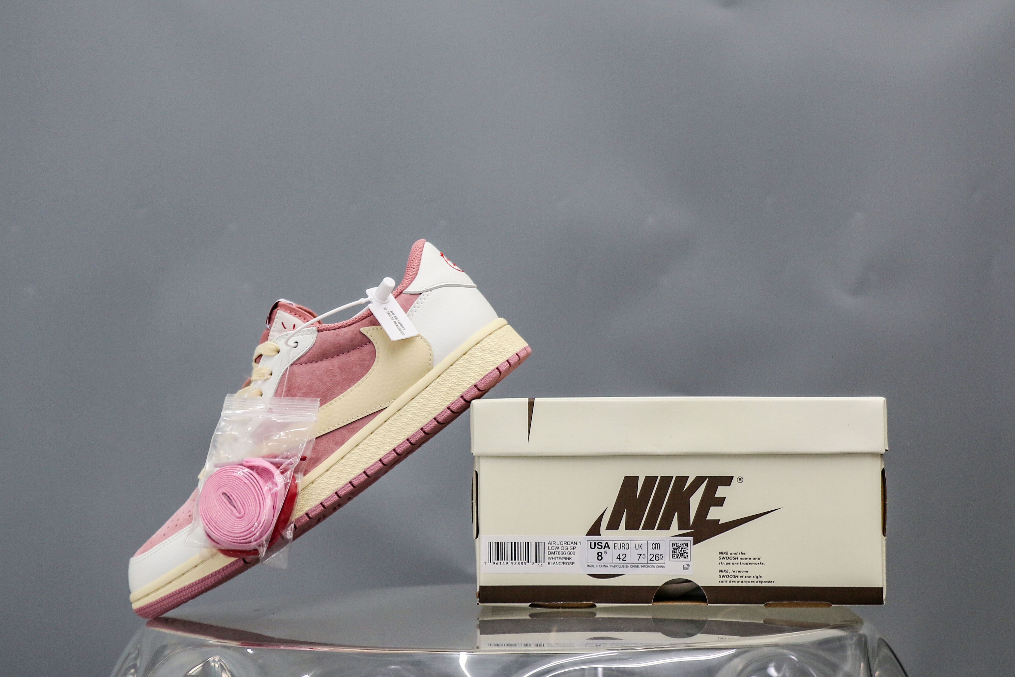 Travis Scott x Air Jordan 1 Low OG Shy Pink 2025（A2 Batch)