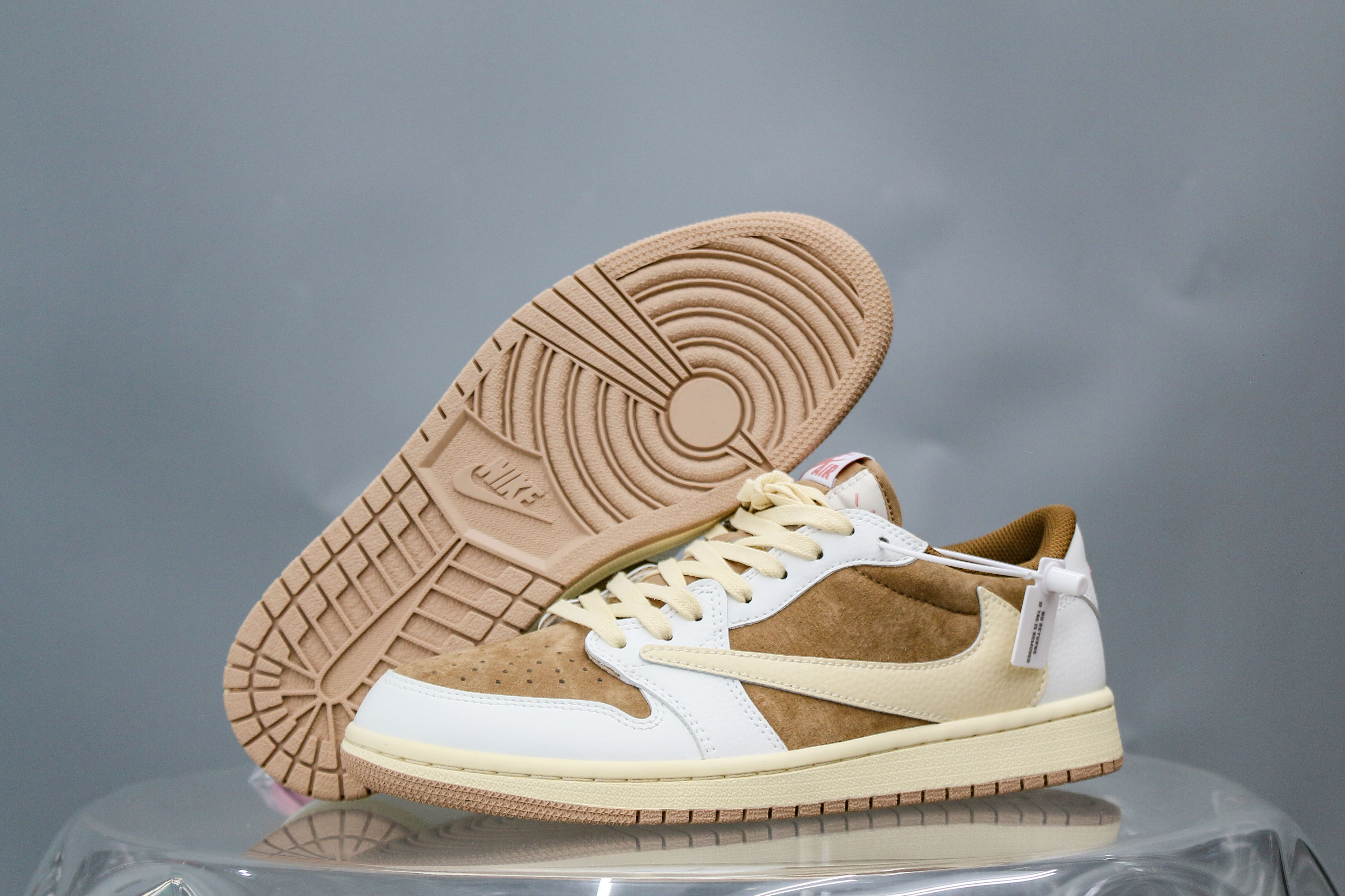 Travis Scott X Air Jordan 1 Low OG Sail / Muslin（A2 Batch)
