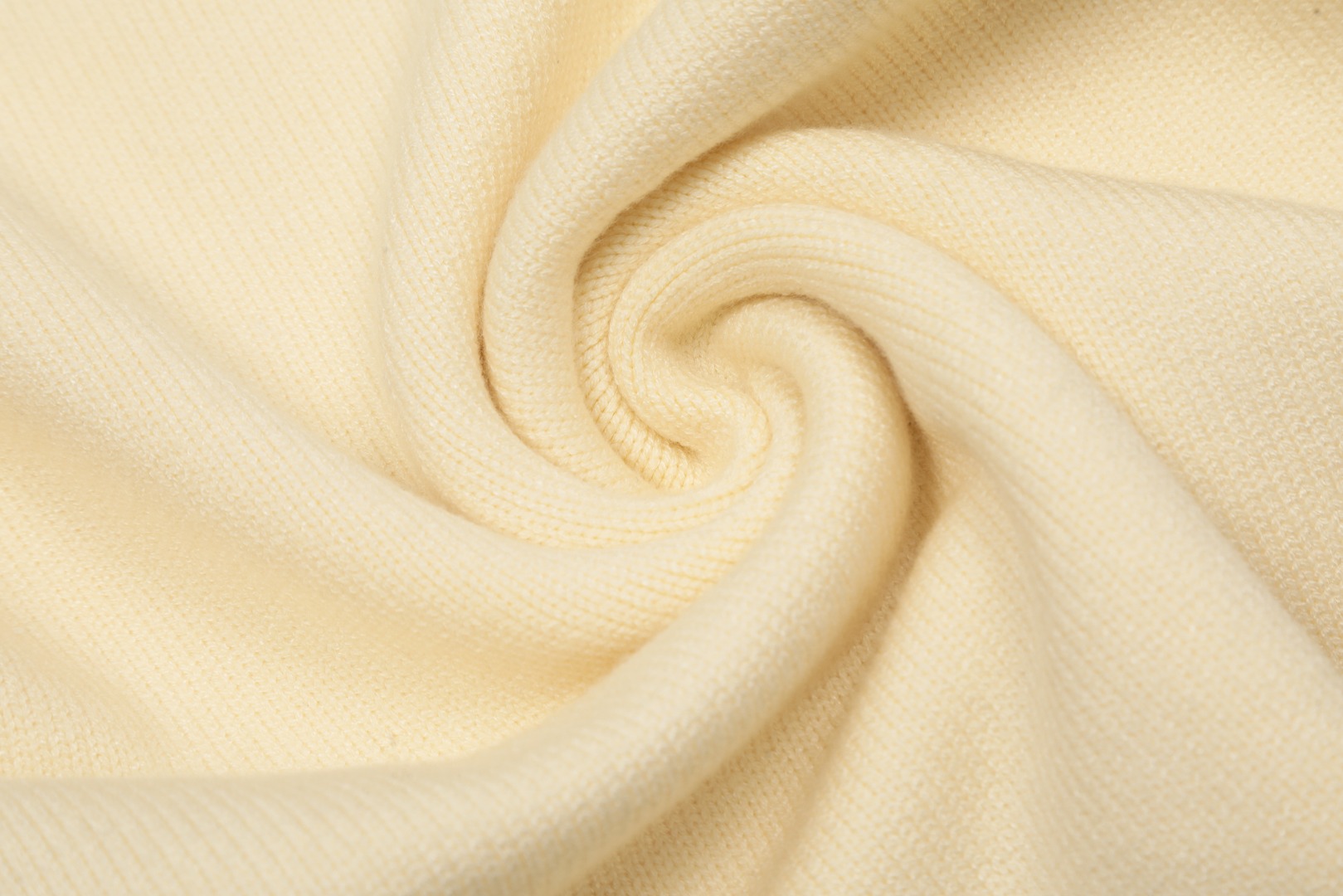 Am1 2024SS classic cream white jacquard big heart turtleneck sweater