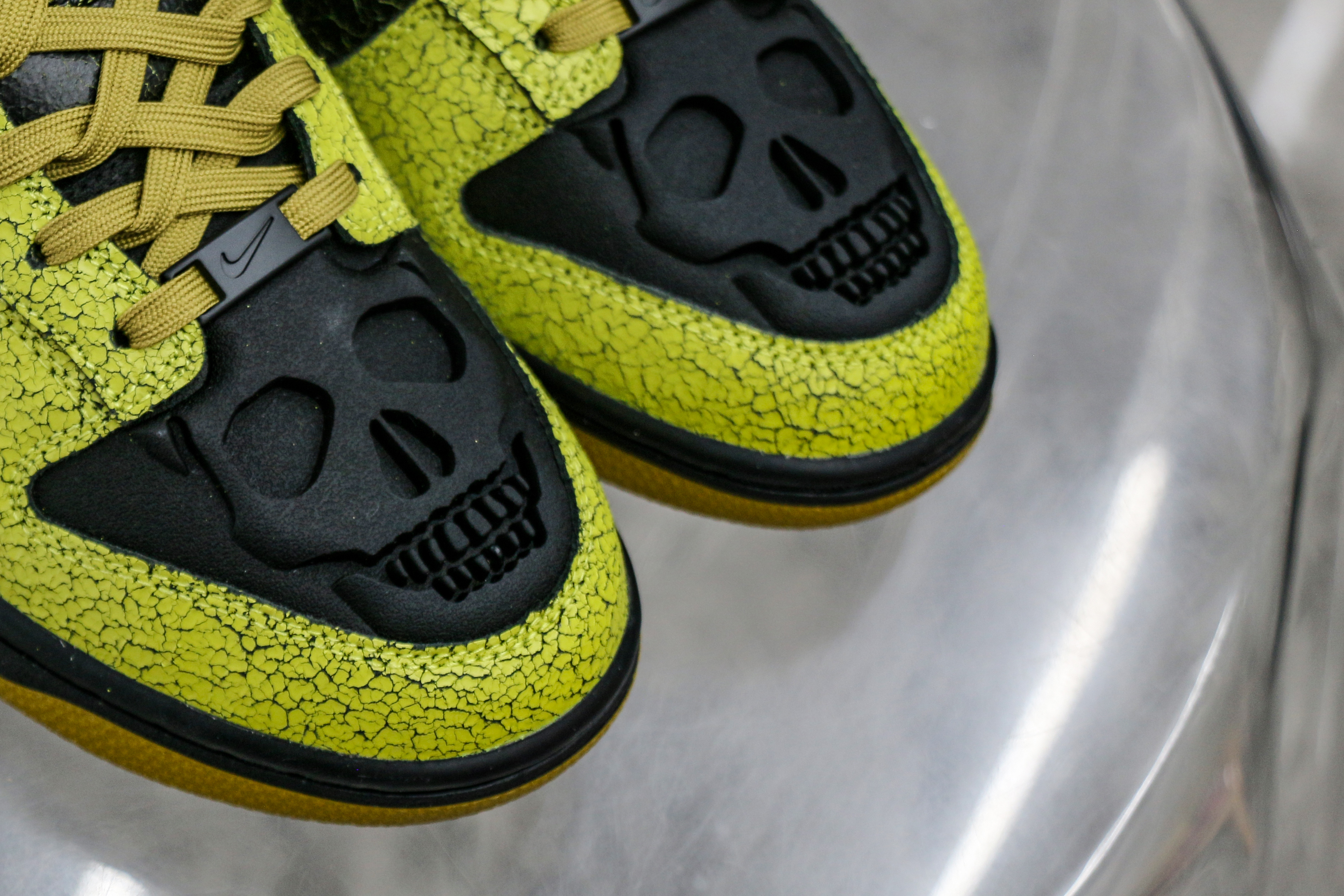 Nike Dunk Low QS Halloween Skull