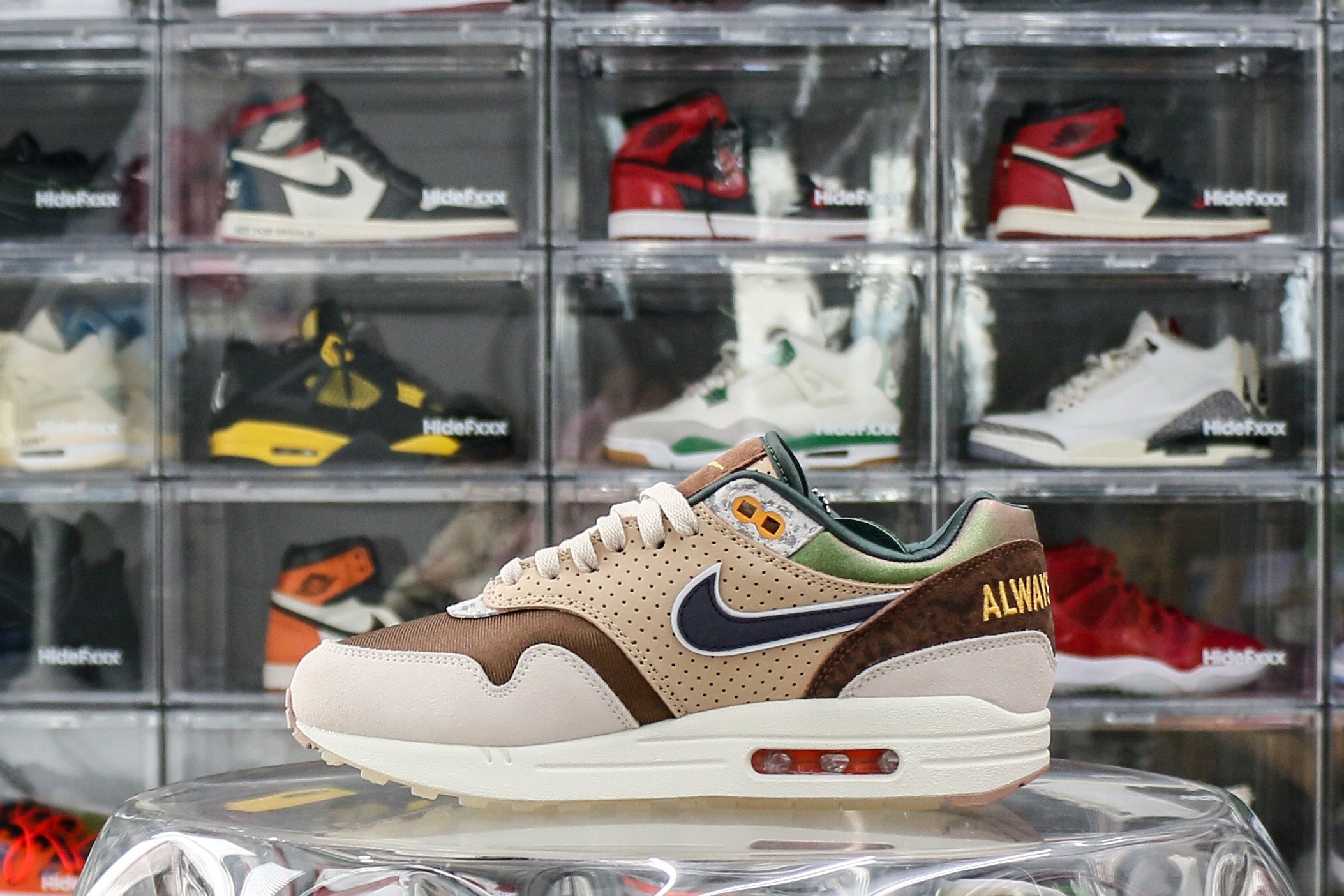 Nike Air Max 1 ’87 Premium University of Oregon PE (2024)