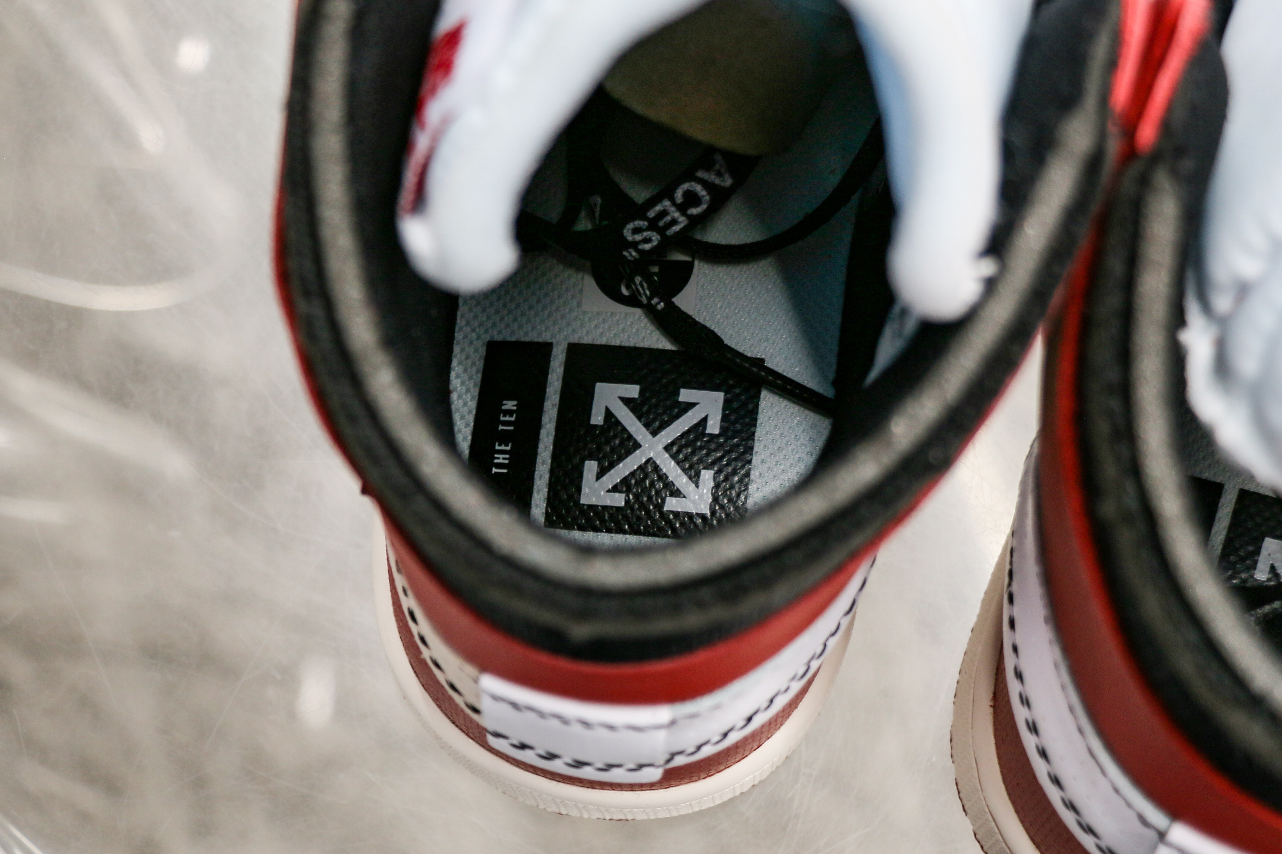 Jordan 1 Retro High Off-White Chicago