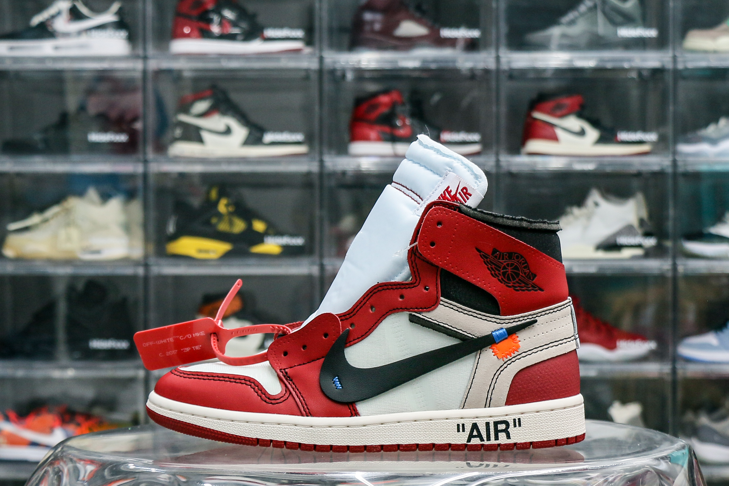 Jordan 1 Retro High Off-White Chicago