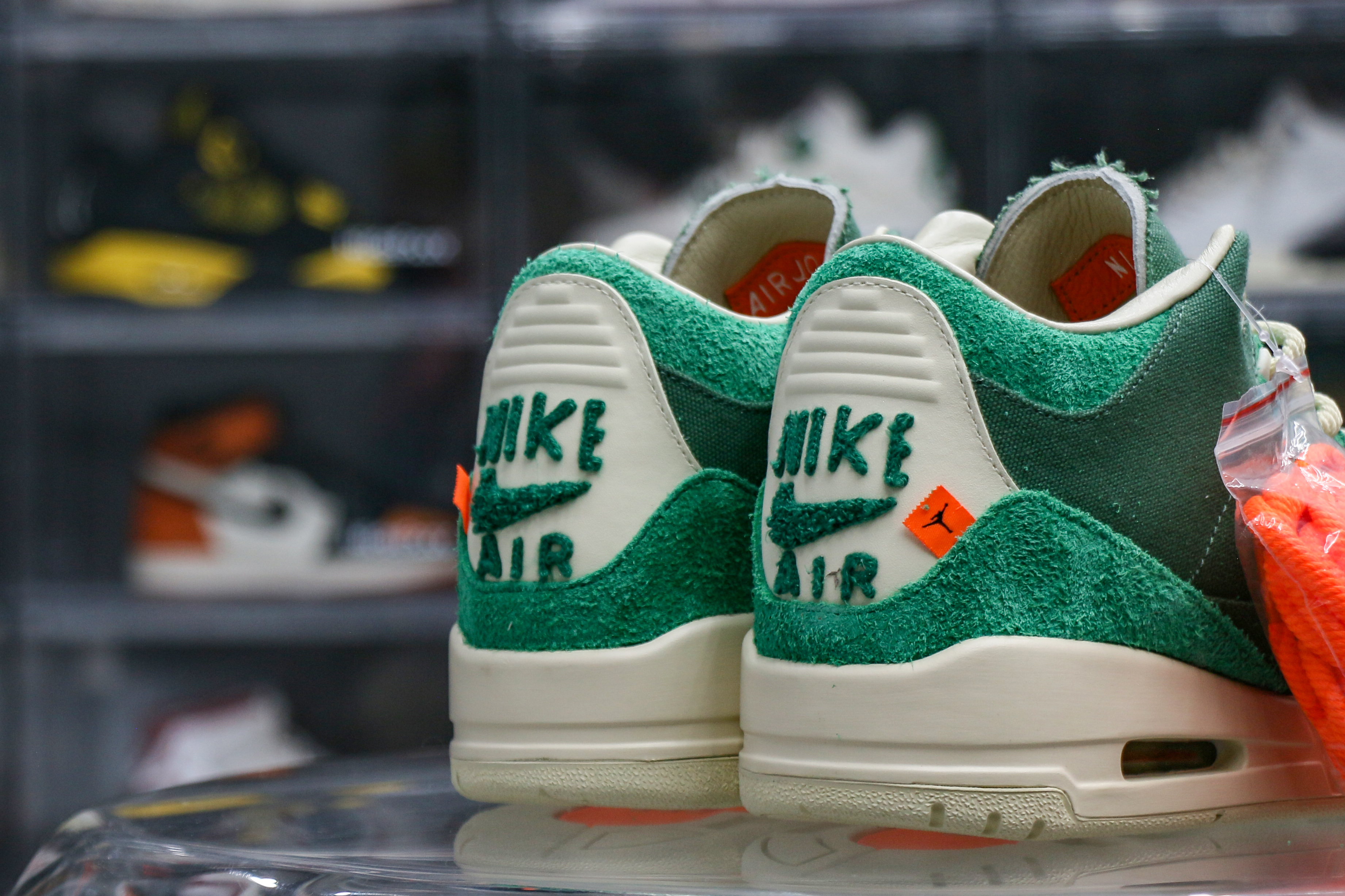 Nina Chanel Abney X Wmns Jordan 3 Retro SP Bicoastal