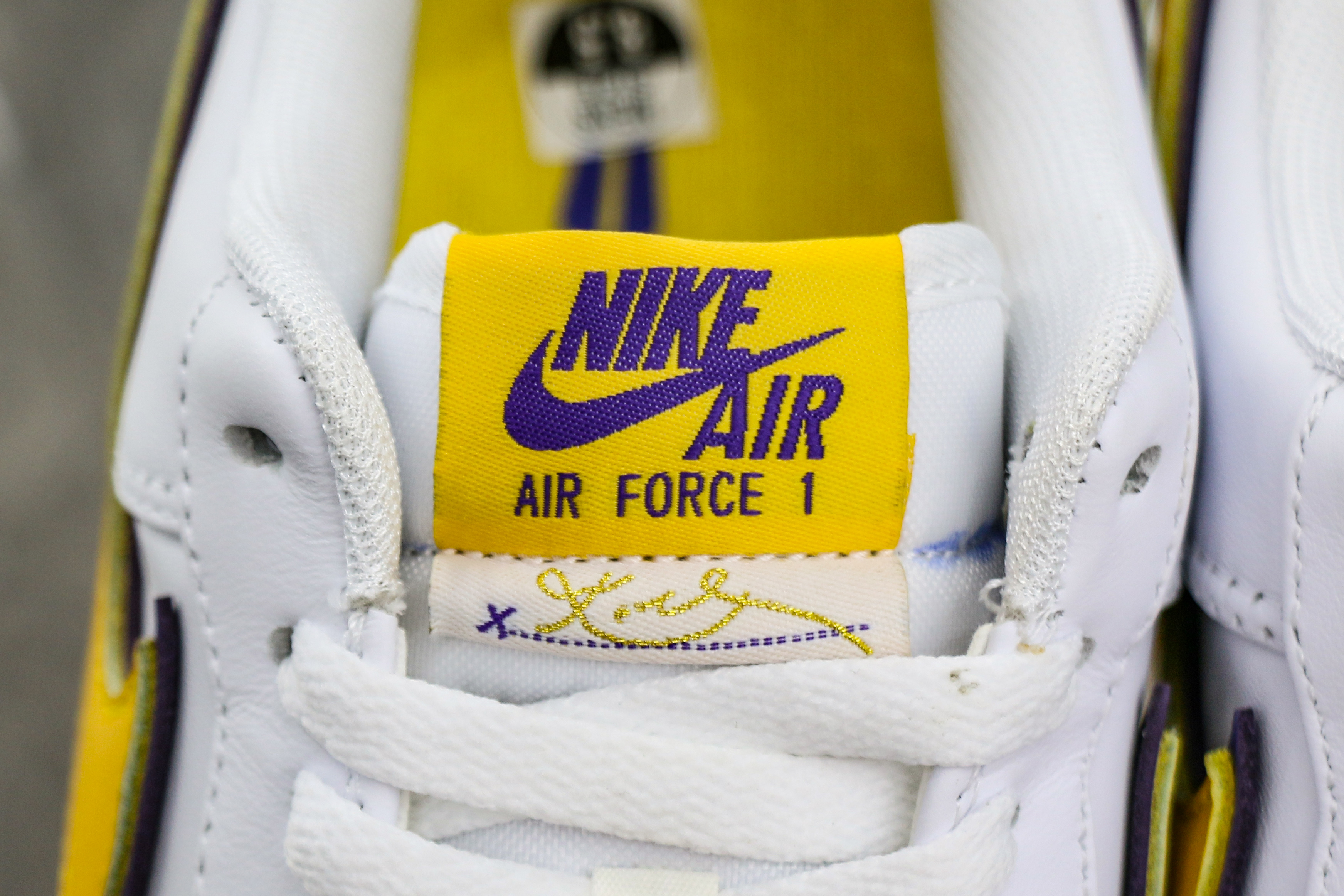 Nike Air Force 1 Low Retro QS Kobe Bryant Lakers Home（Ln5 A1）