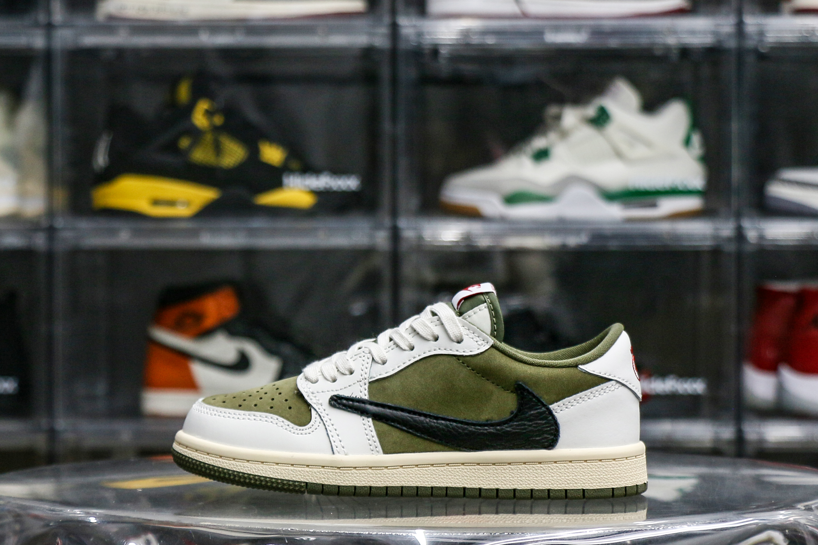 Travis Scott x Jordan 1 Retro Low ‘Reverse Olive / Medium Olive’ Kid (LN5 A1)