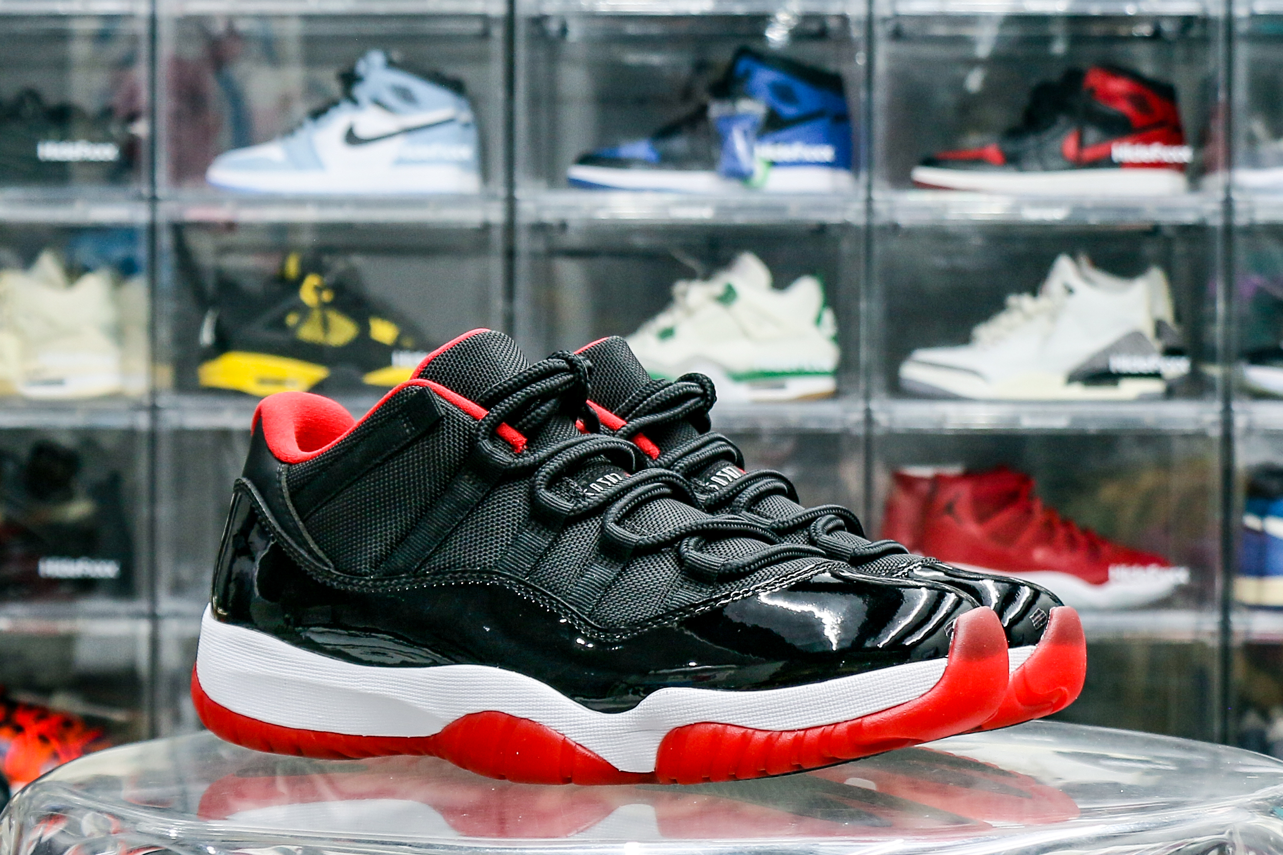 Air Jordan 11 Retro Bred Low 2015