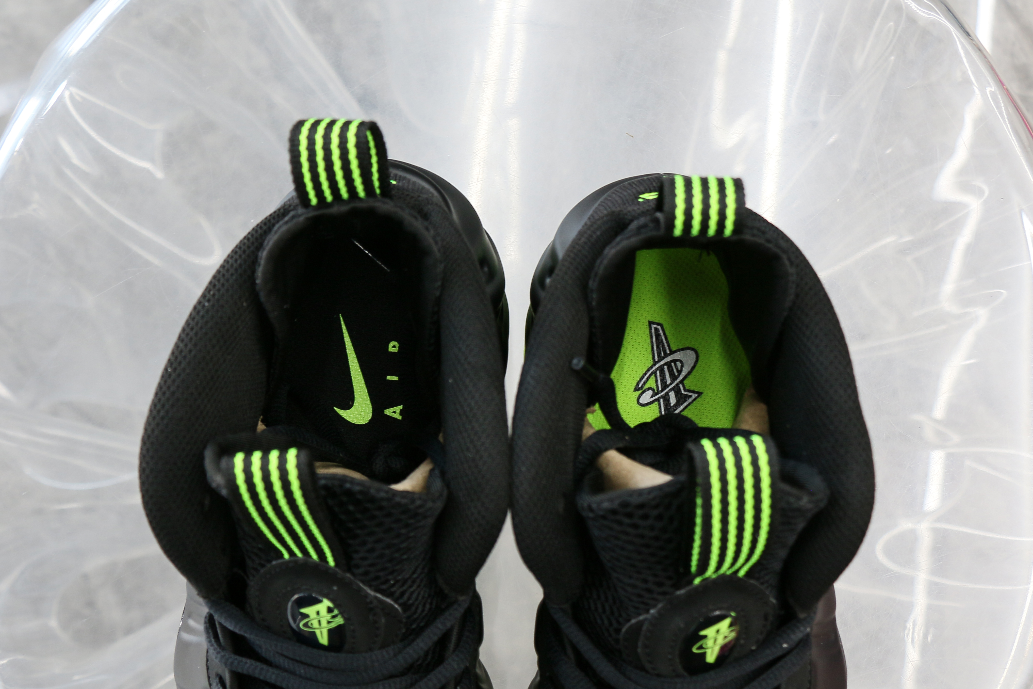 Nike Air Foamposite One Black Volt 2025