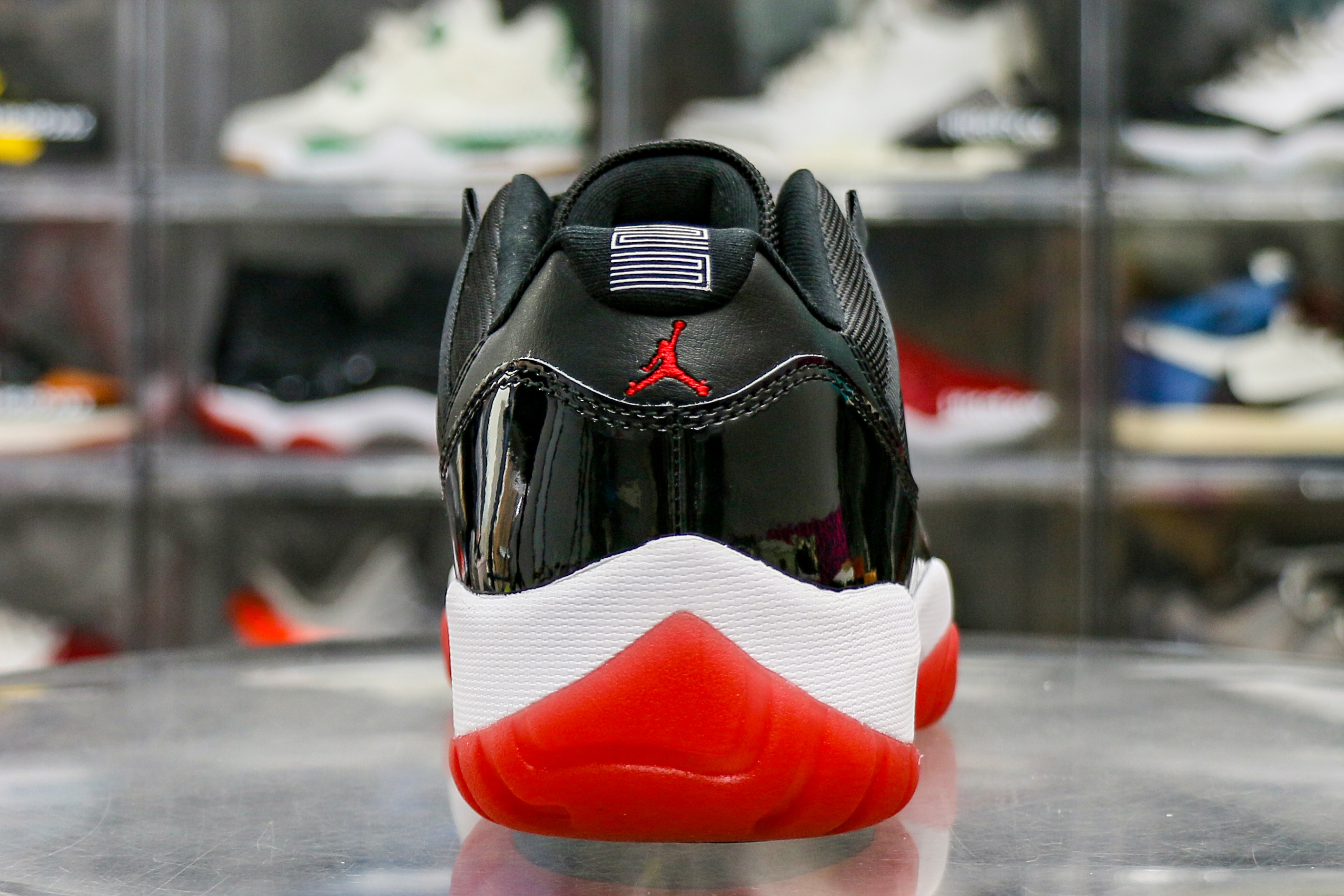 Air Jordan 11 Retro Bred Low 2025 (Ln5 A1)