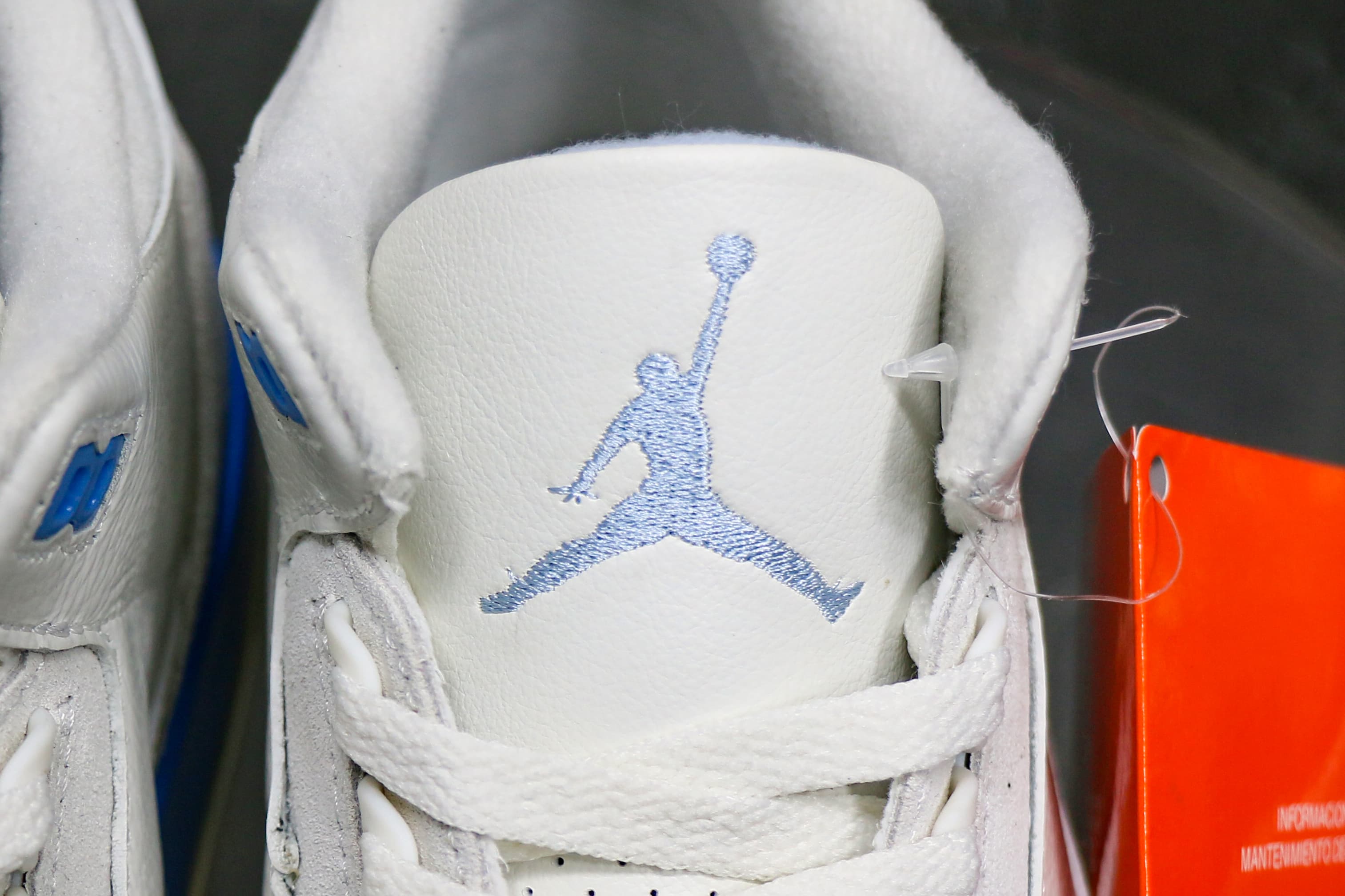 Air Jordan 3 Retro Lucky Shorts 2025