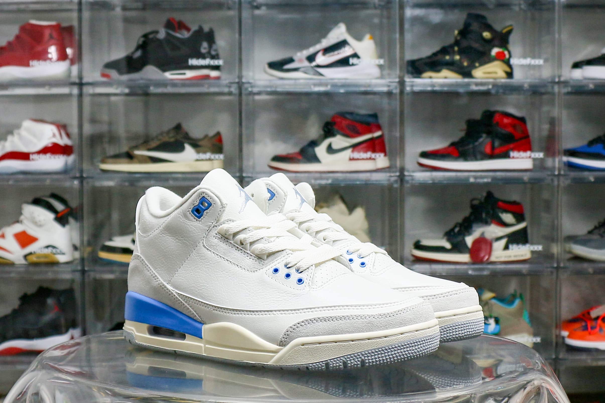 Air Jordan 3 Retro Lucky Shorts 2025