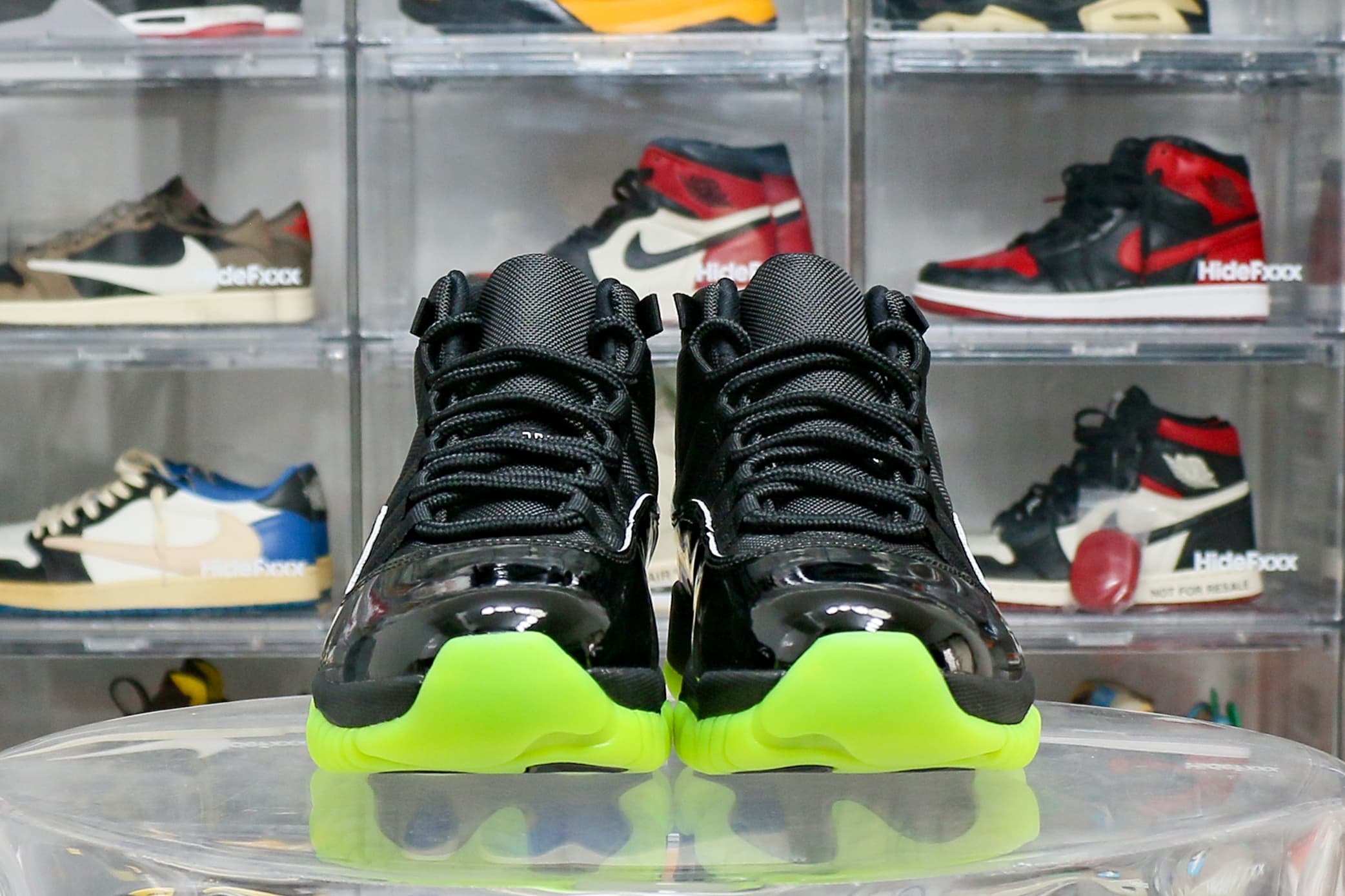 Air Jordan 11 Retro “Black Barely Volt” 2025