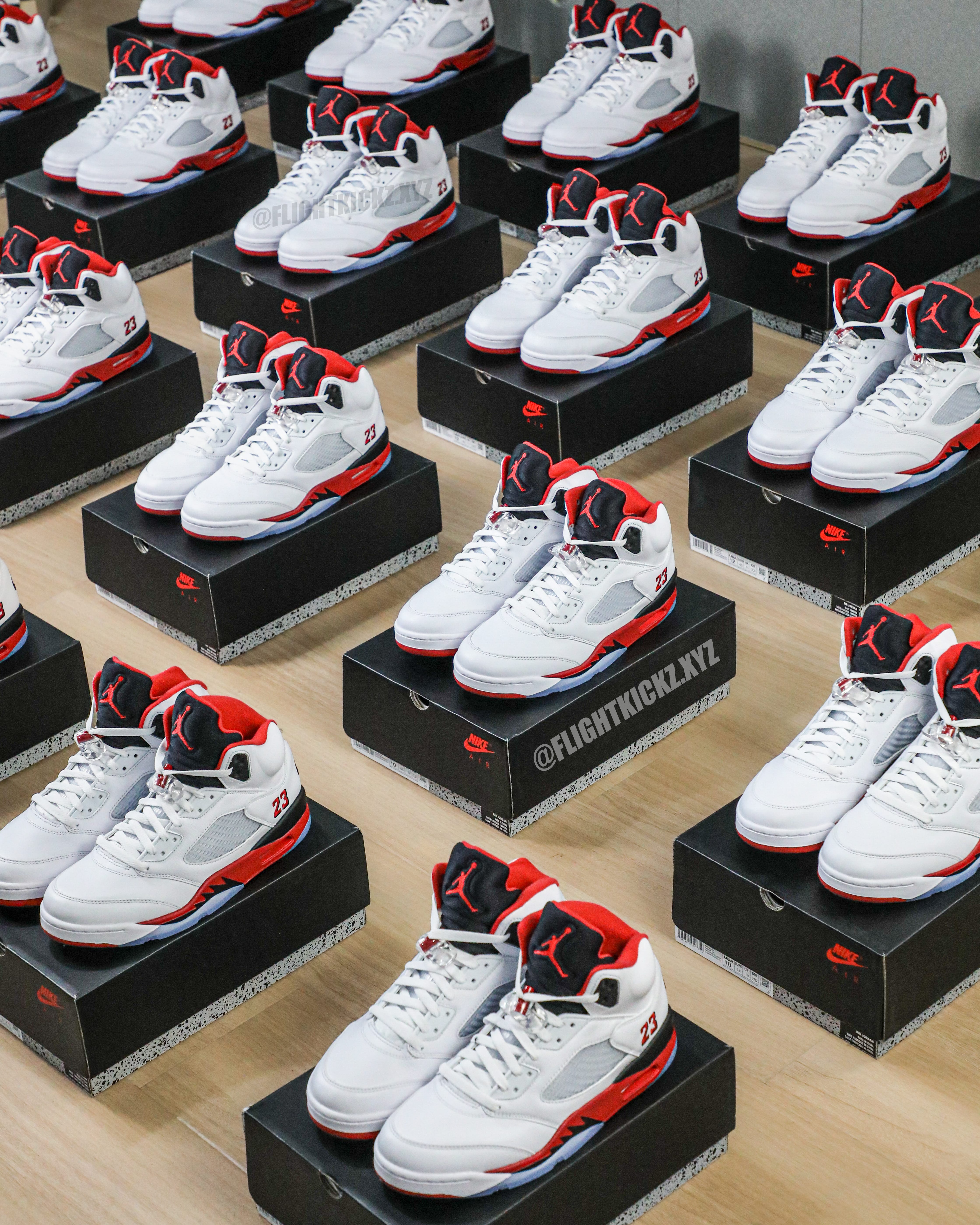 Air Jordan 5 Fire Red Black Tongue 2025 (Ln5 A1)