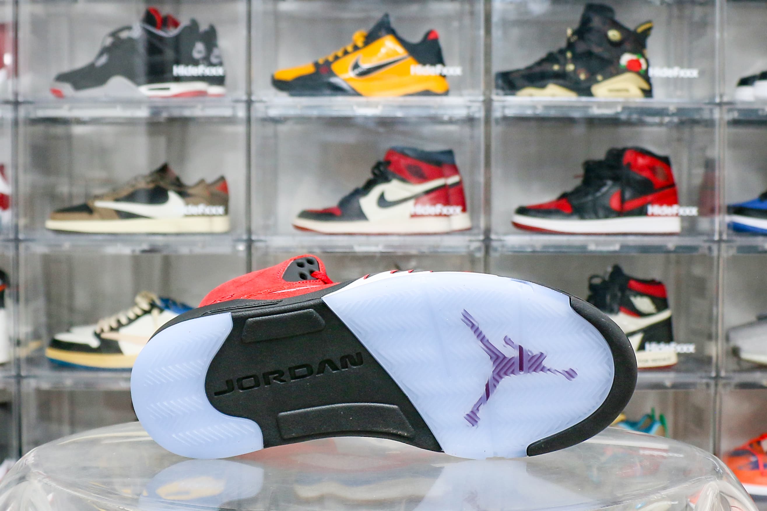 Air Jordan 5 Retro Raging Bull Red Suede