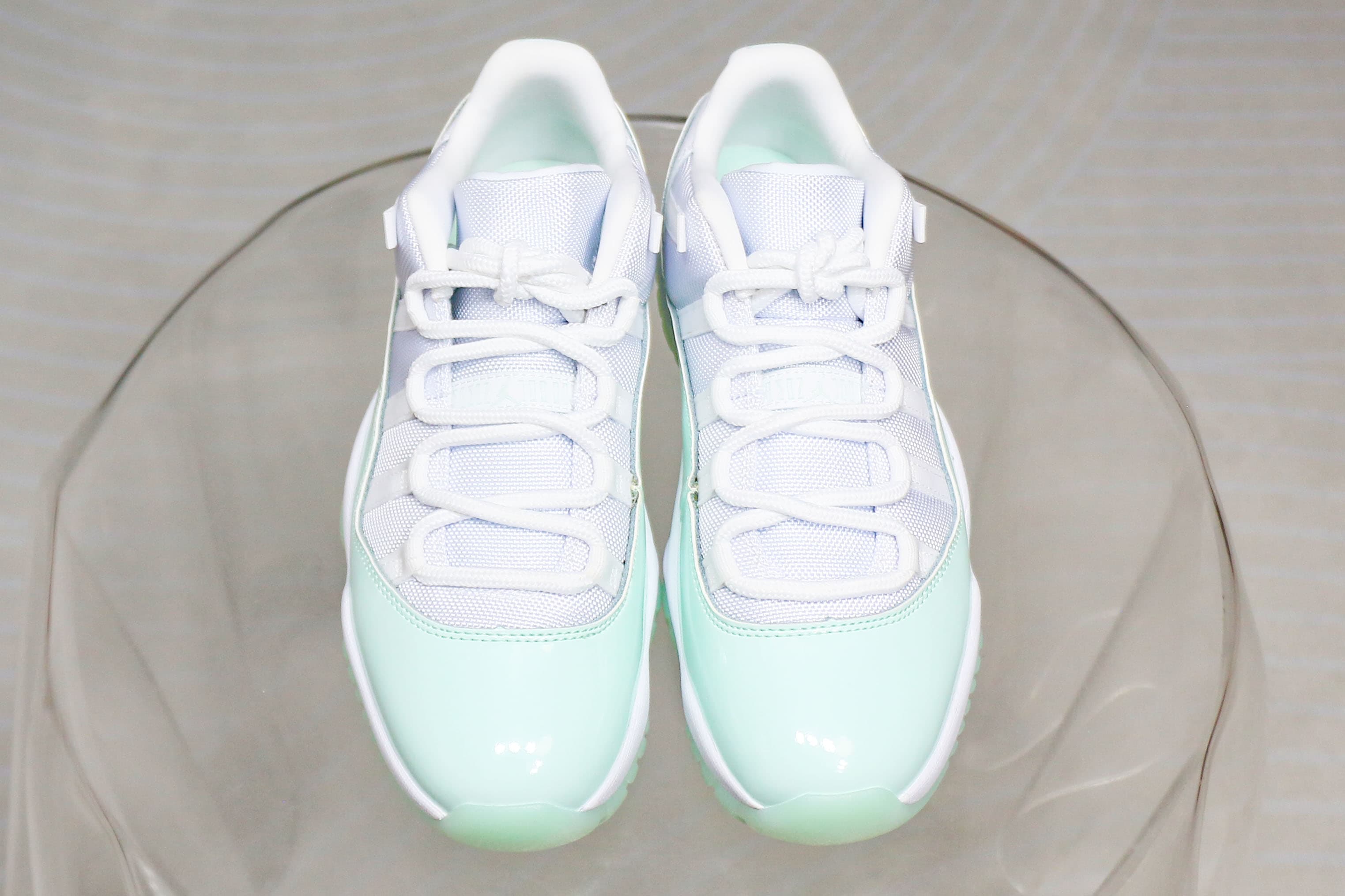 Jordan 11 Retro Low Igloo WMNS 2025