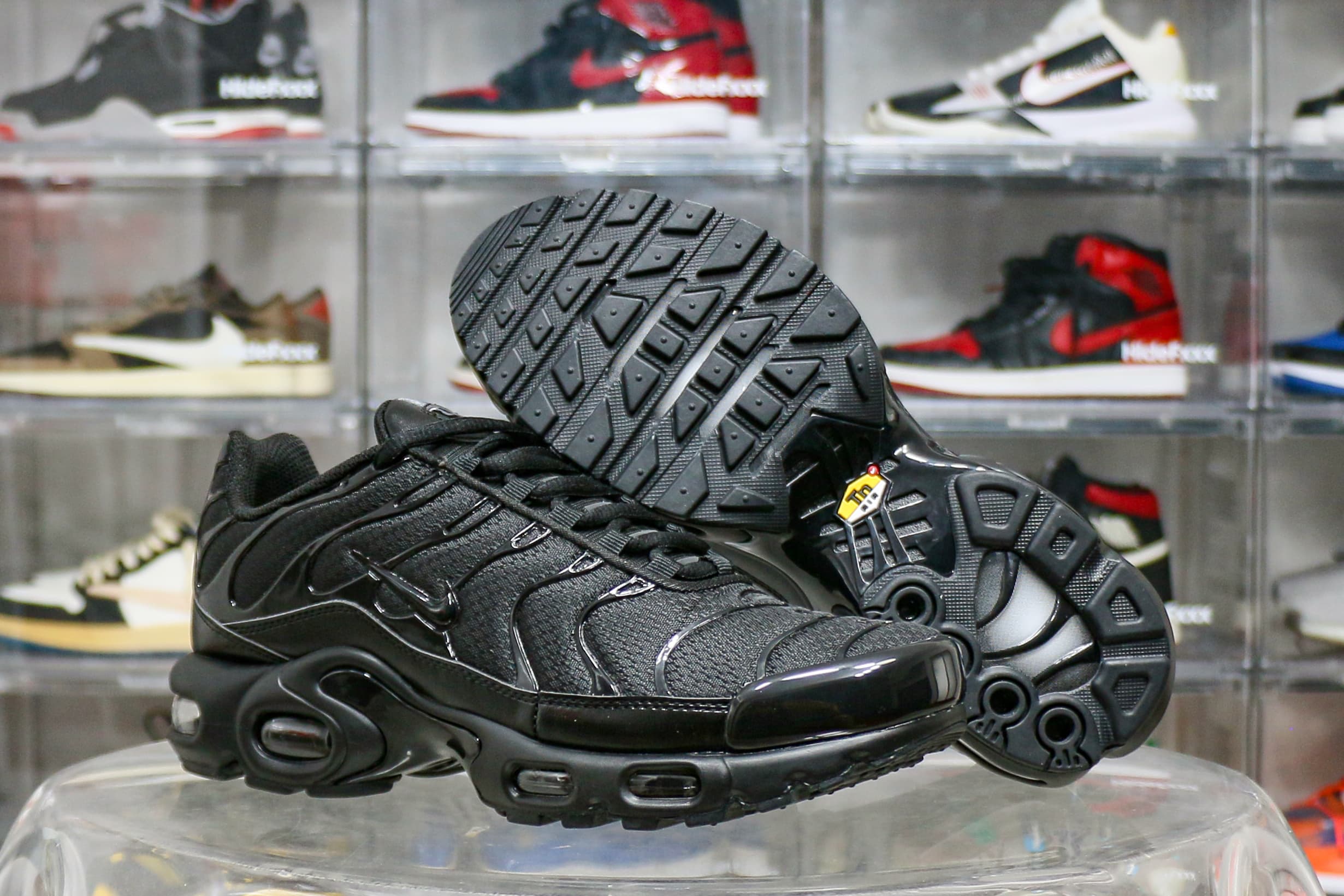 Nike Air Max Plus Triple Black
