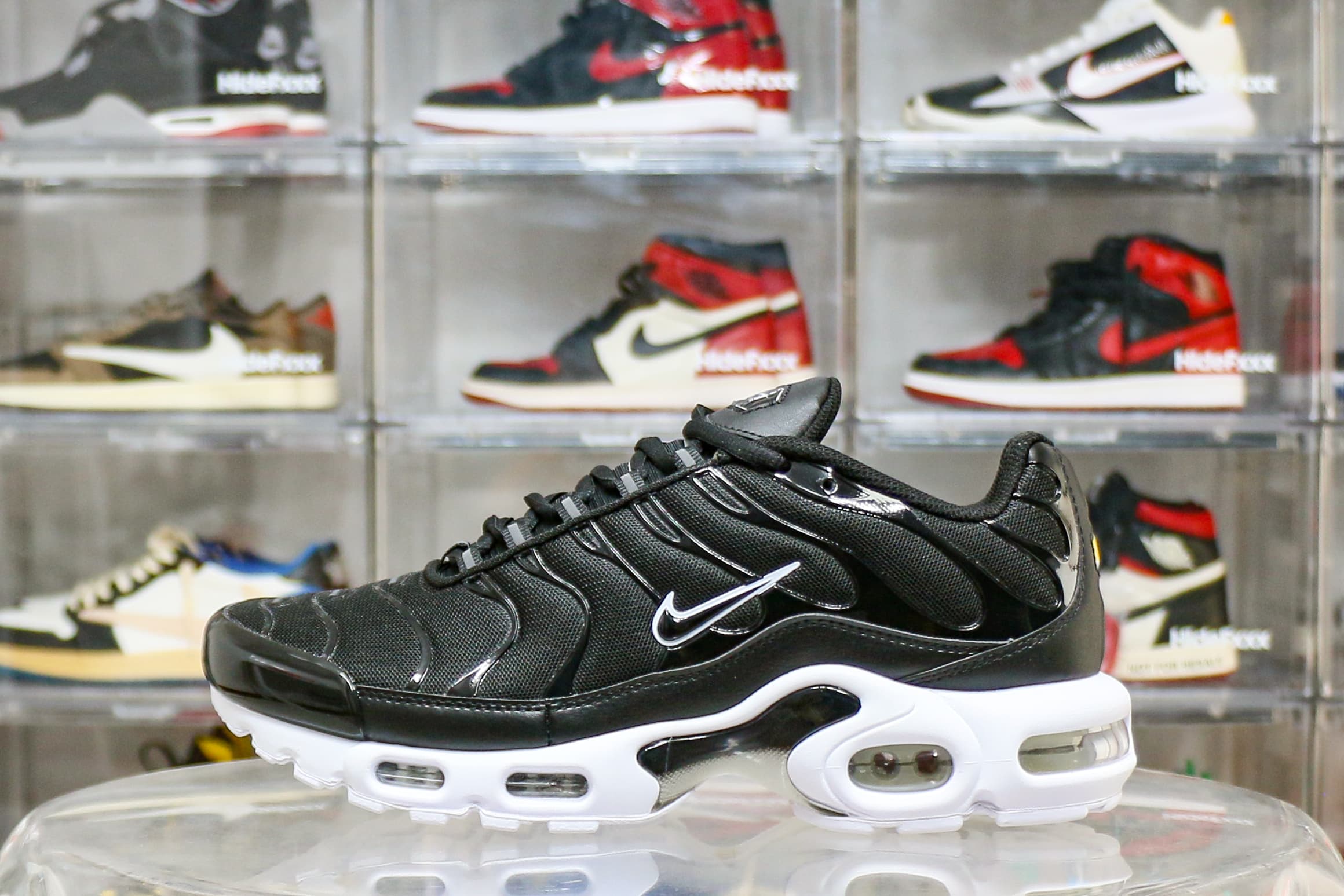 Nike Air Max Plus Black White