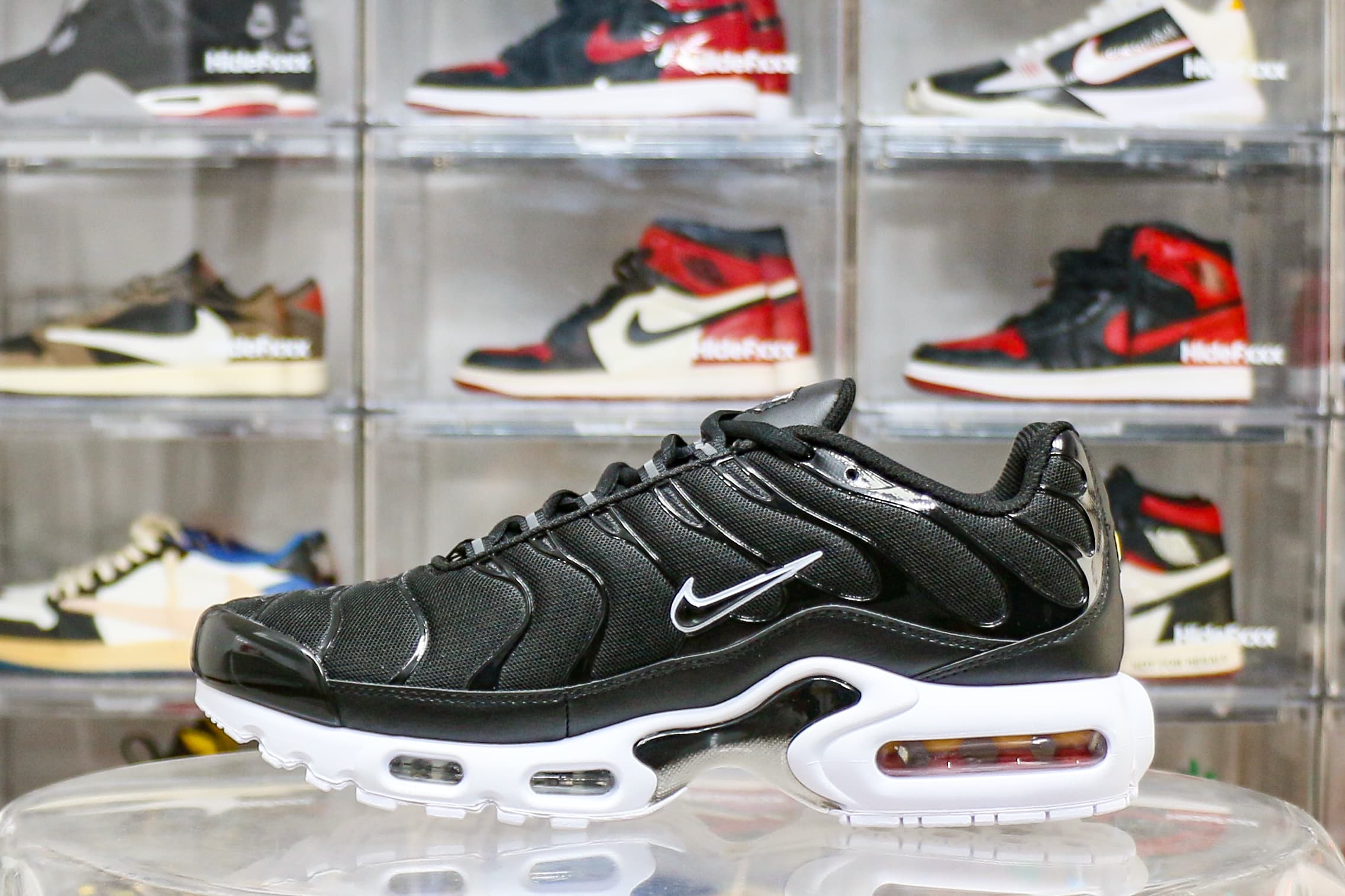 Nike Air Max Plus Black White
